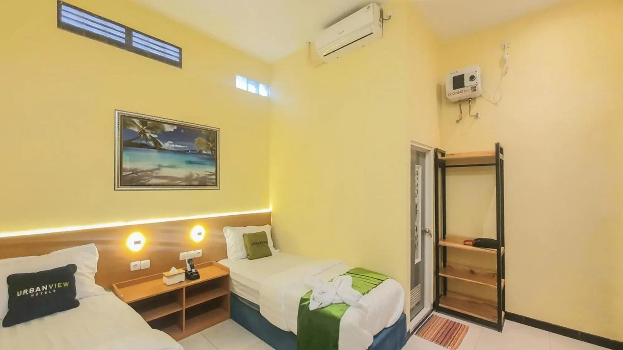 Bed in Urbanview Hotel Sakura Kampung Inggris Pare by RedDoorz