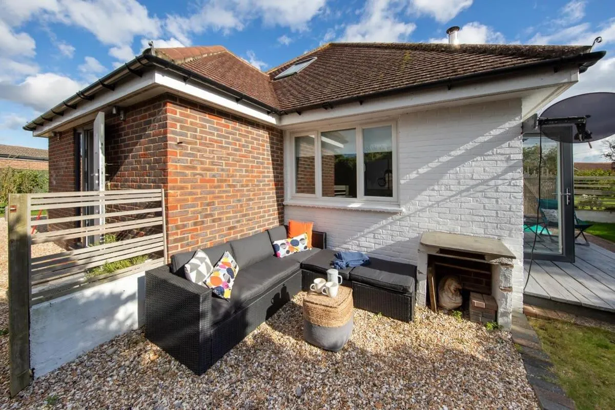 Bosham 3 BR Beach House with Garden & Playhouse