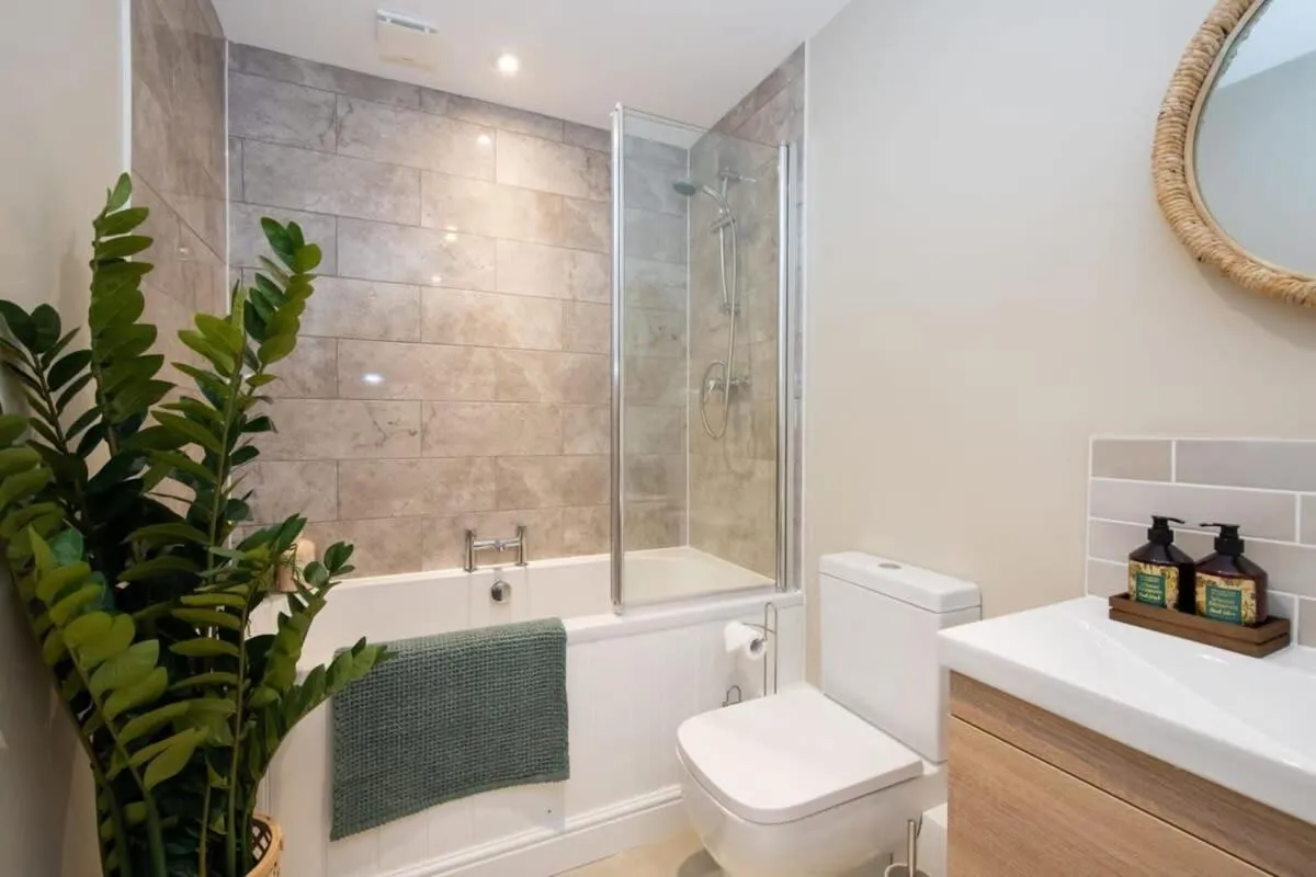 Bosham 3 BR Beach House with Garden & Playhouse