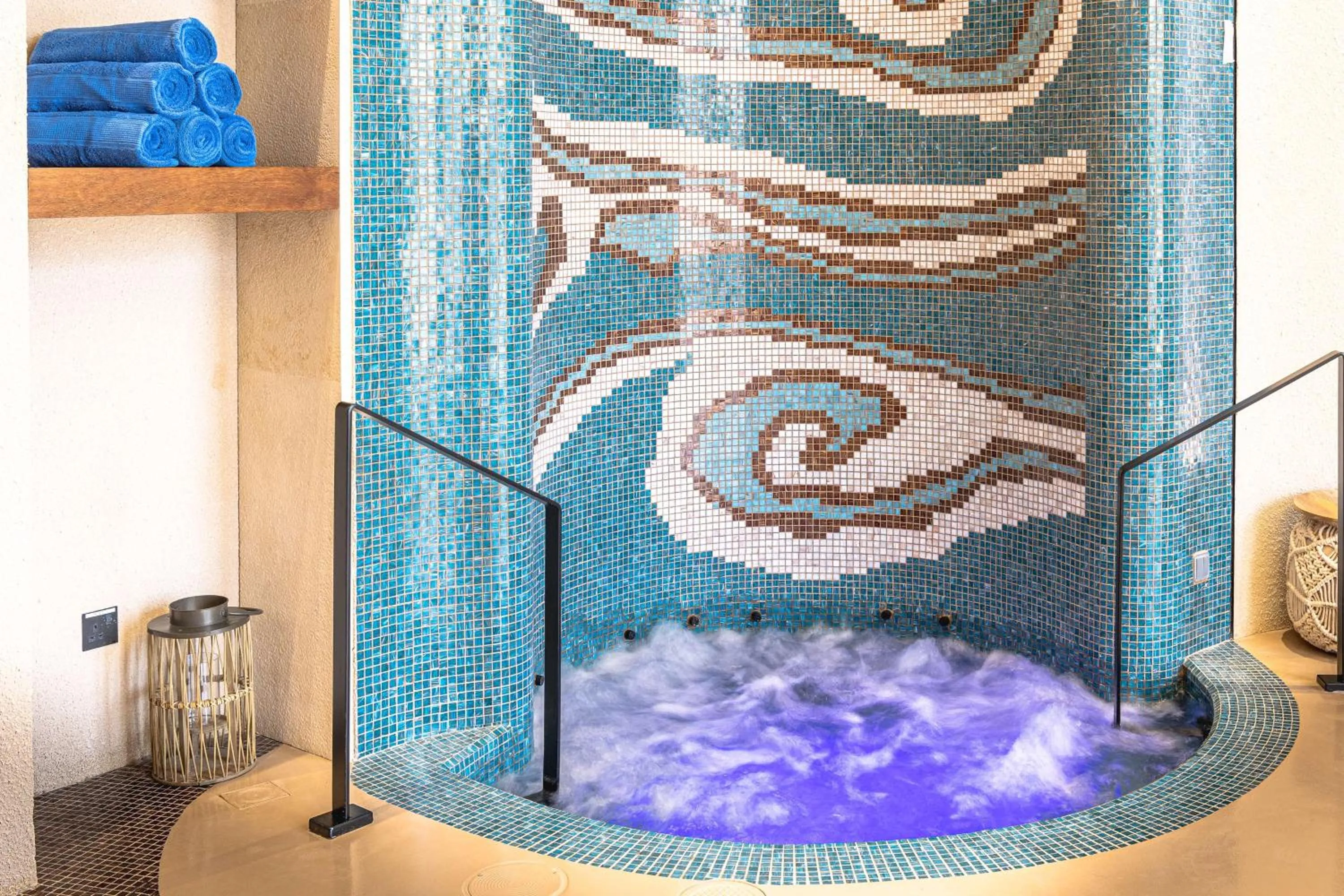 Hot Tub in Nofa Riyadh, A Radisson Collection Resort