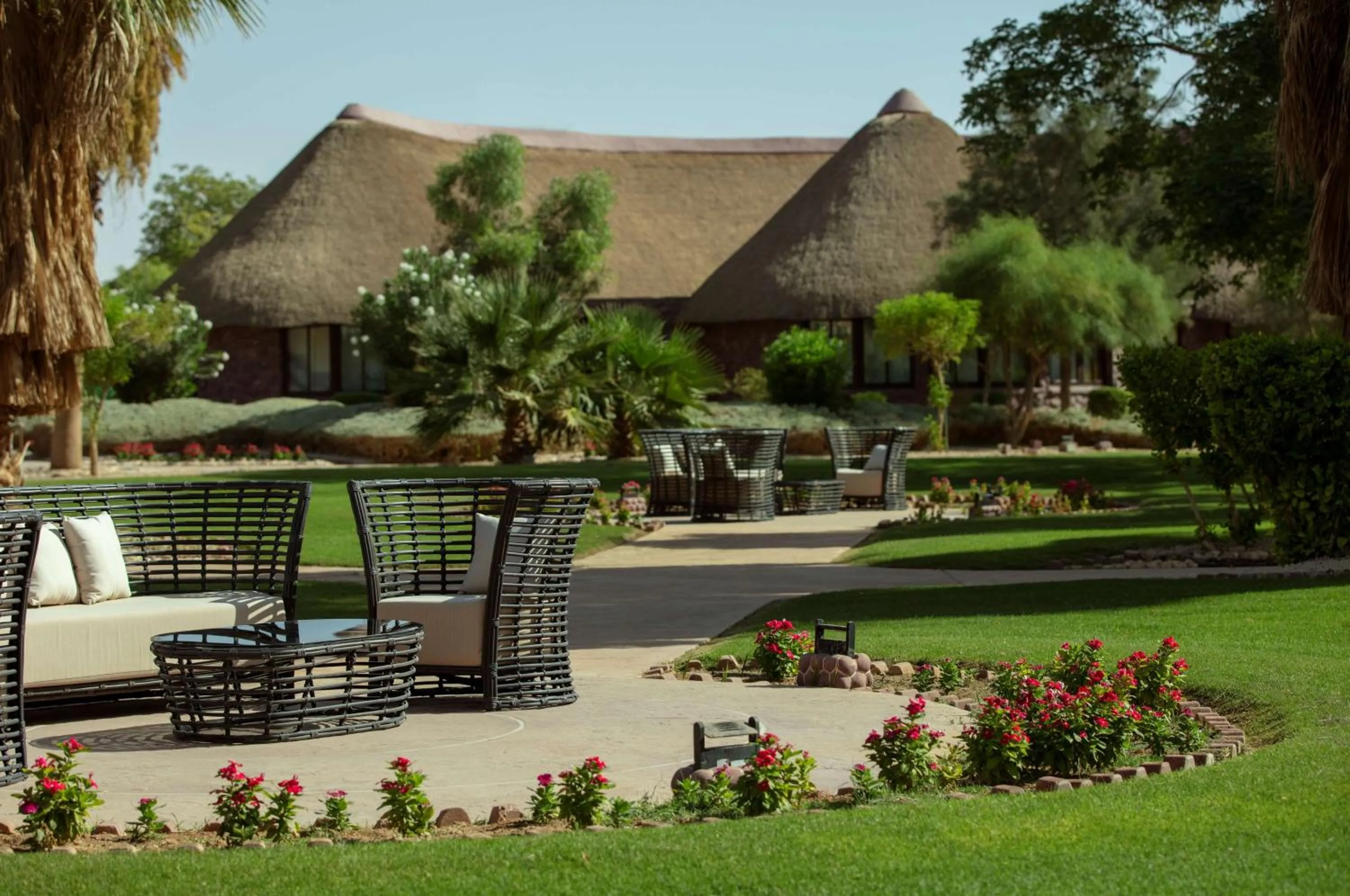 Lounge or bar in Nofa Riyadh, A Radisson Collection Resort