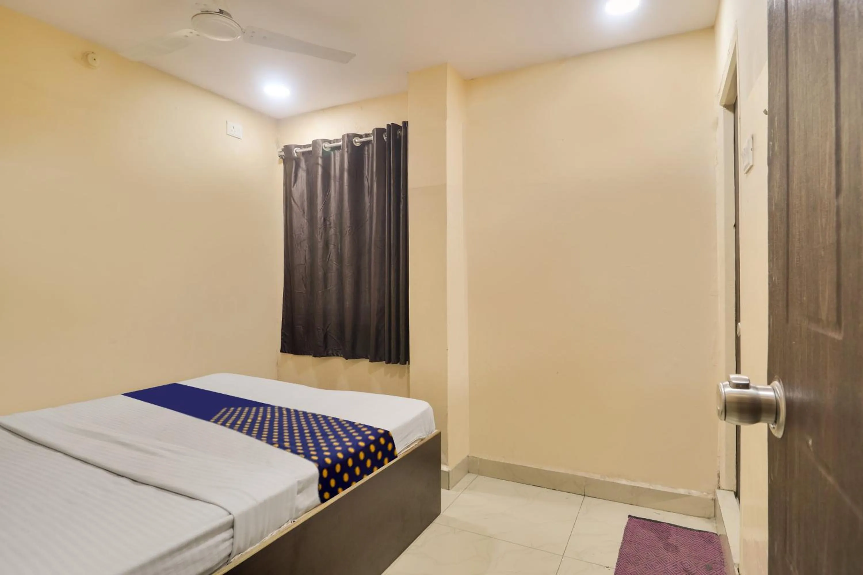 Bedroom, Bed in SPOT ON BHARGAV RESIDENCE