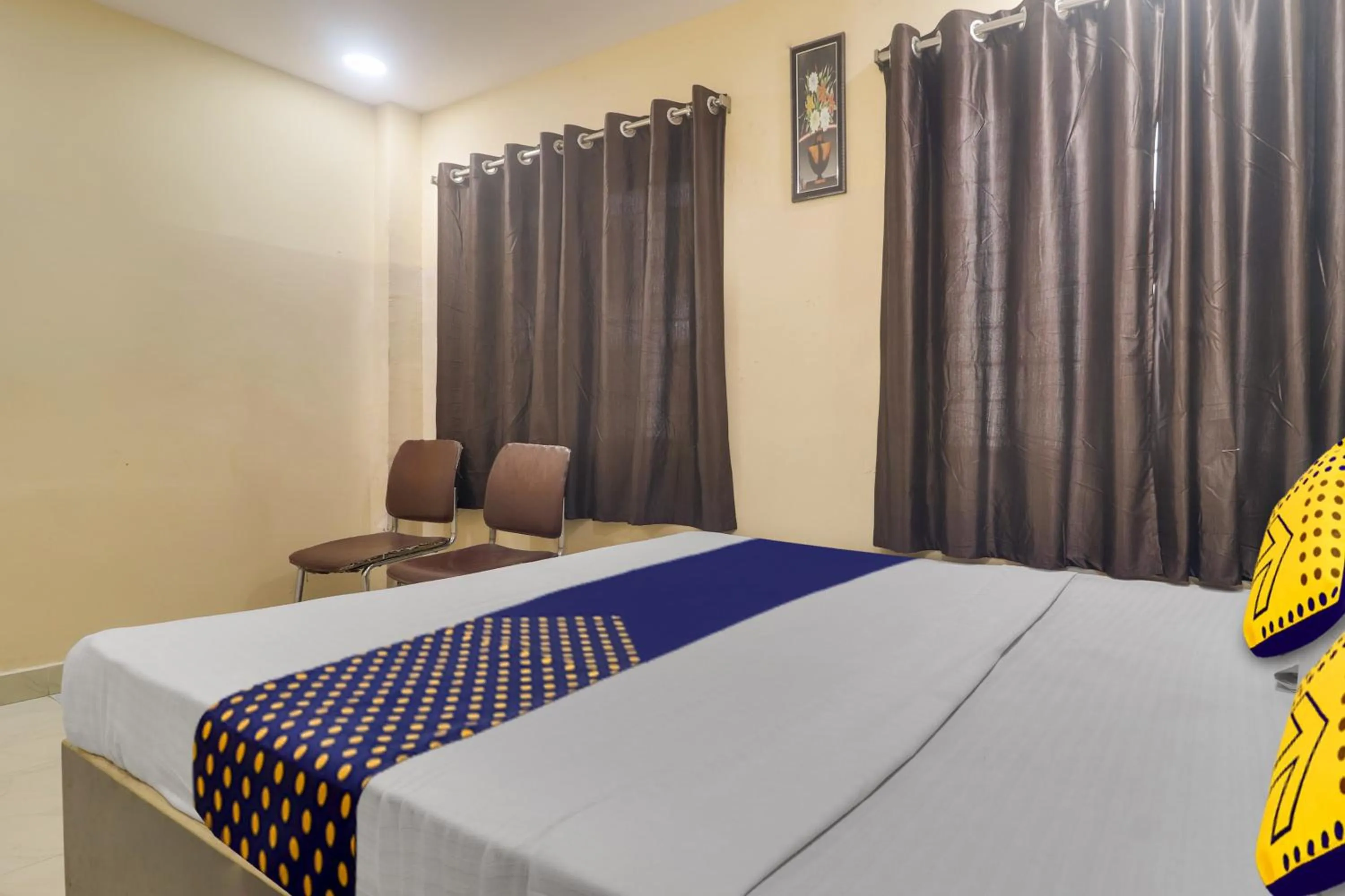 Bedroom, Bed in SPOT ON BHARGAV RESIDENCE
