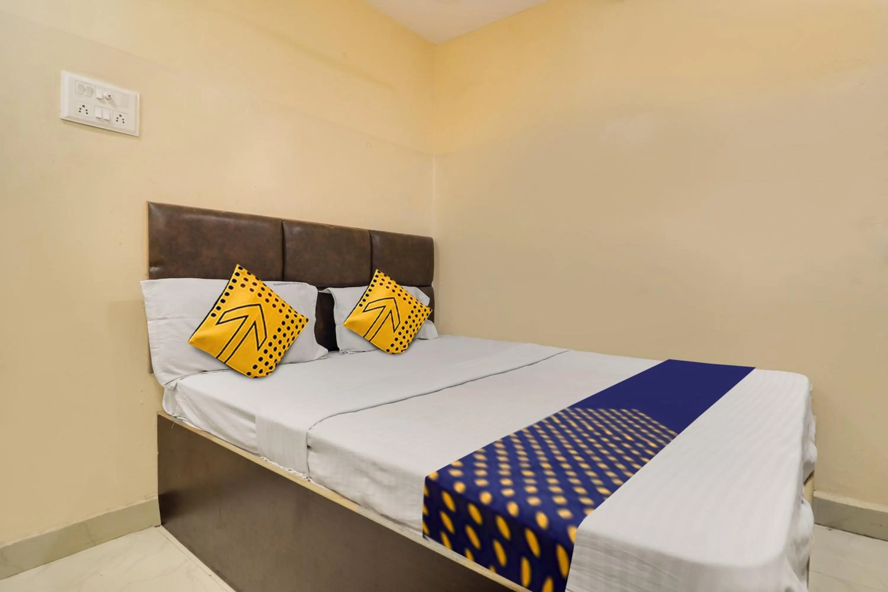 Bedroom, Bed in SPOT ON BHARGAV RESIDENCE