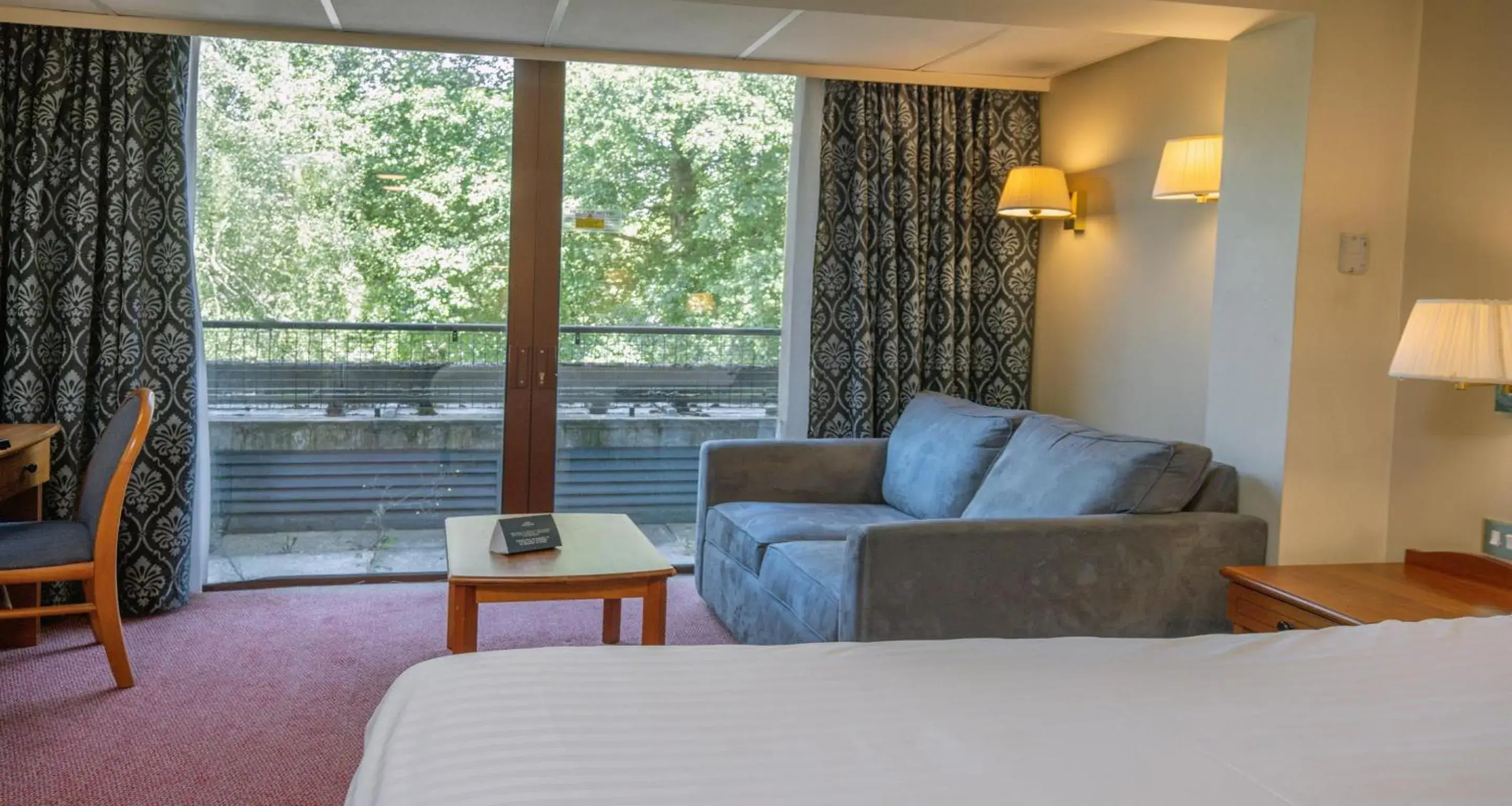 Bedroom, Bed in Derby Mickleover Hotel, BW Signature Collection Bedroom, Bed in Derby Mickleover Hotel, BW Signature Collection