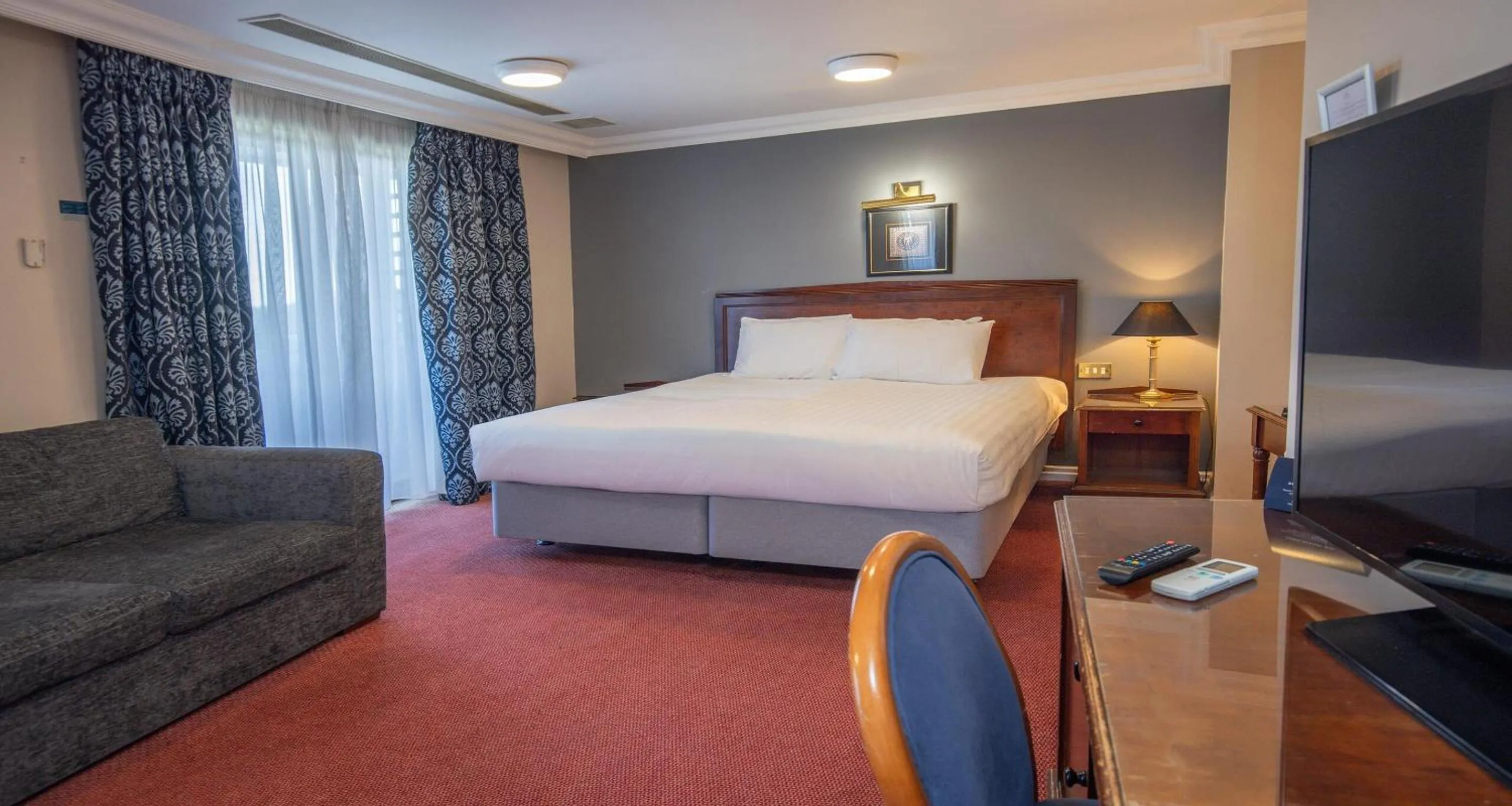 Bedroom, Bed in Derby Mickleover Hotel, BW Signature Collection