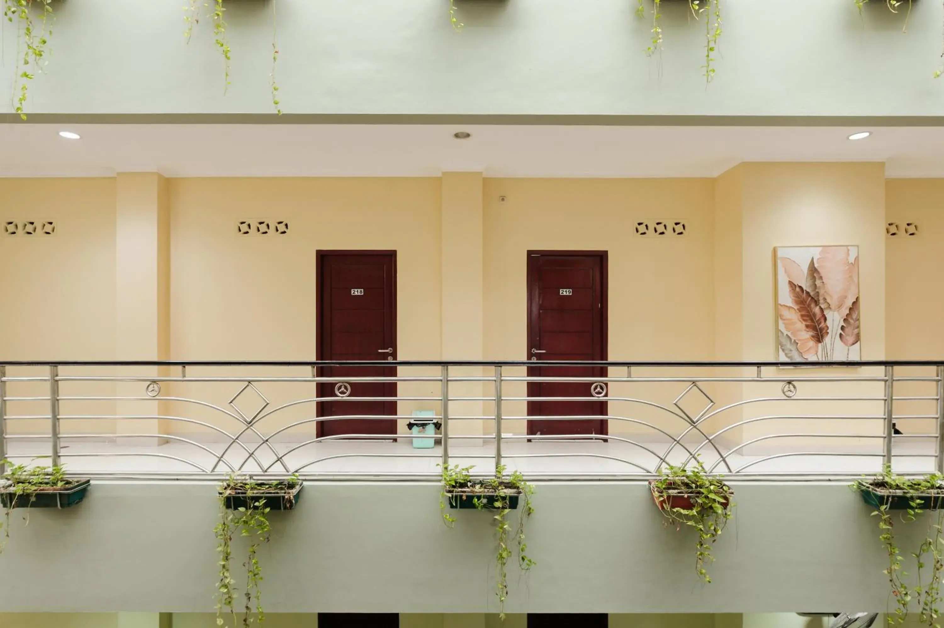 Property building in Urbanview Hotel Niraz Banjarmasin by RedDoorz Property building in Urbanview Hotel Niraz Banjarmasin by RedDoorz