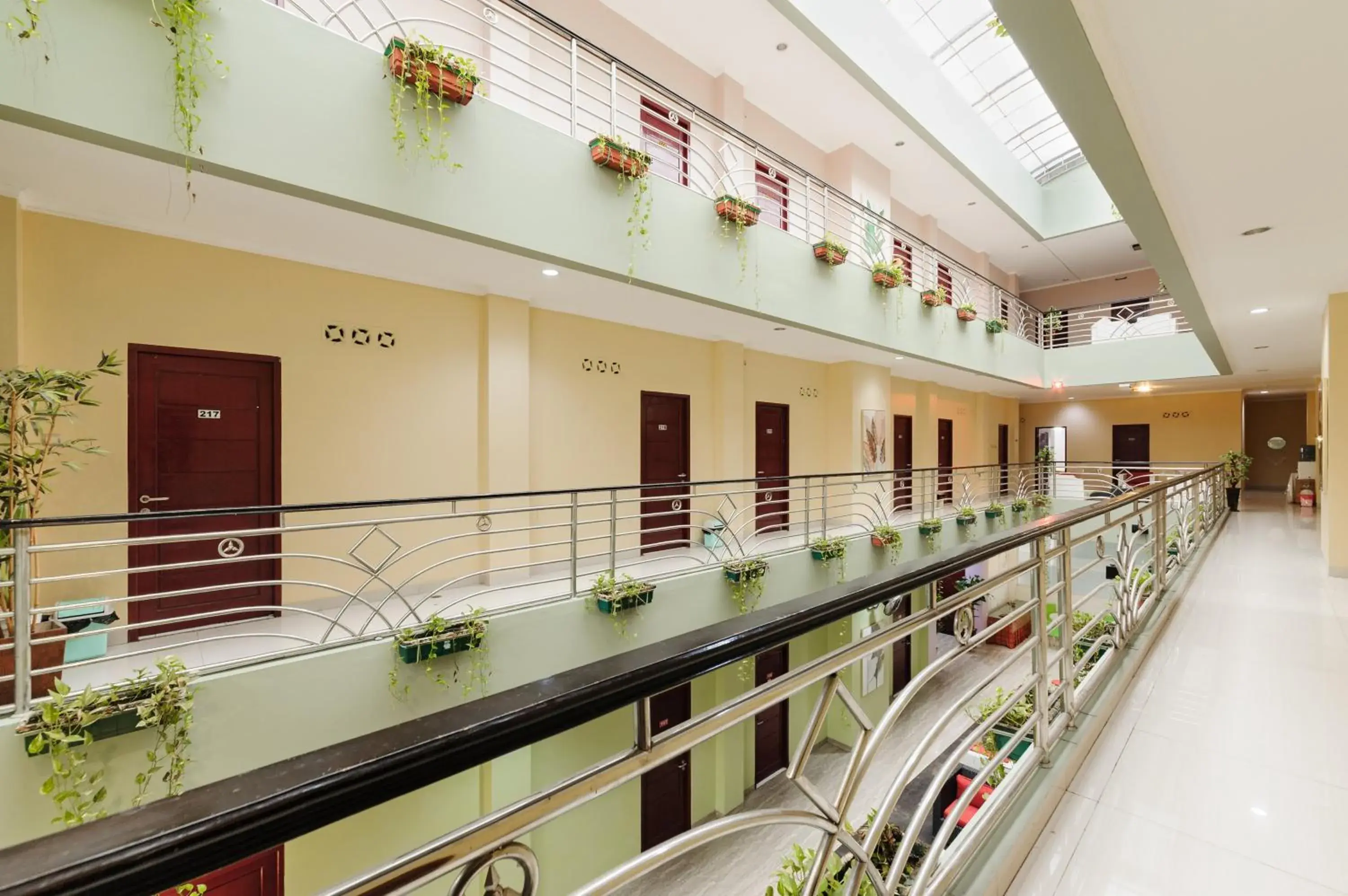 Facade/entrance in Urbanview Hotel Niraz Banjarmasin by RedDoorz Facade/entrance in Urbanview Hotel Niraz Banjarmasin by RedDoorz