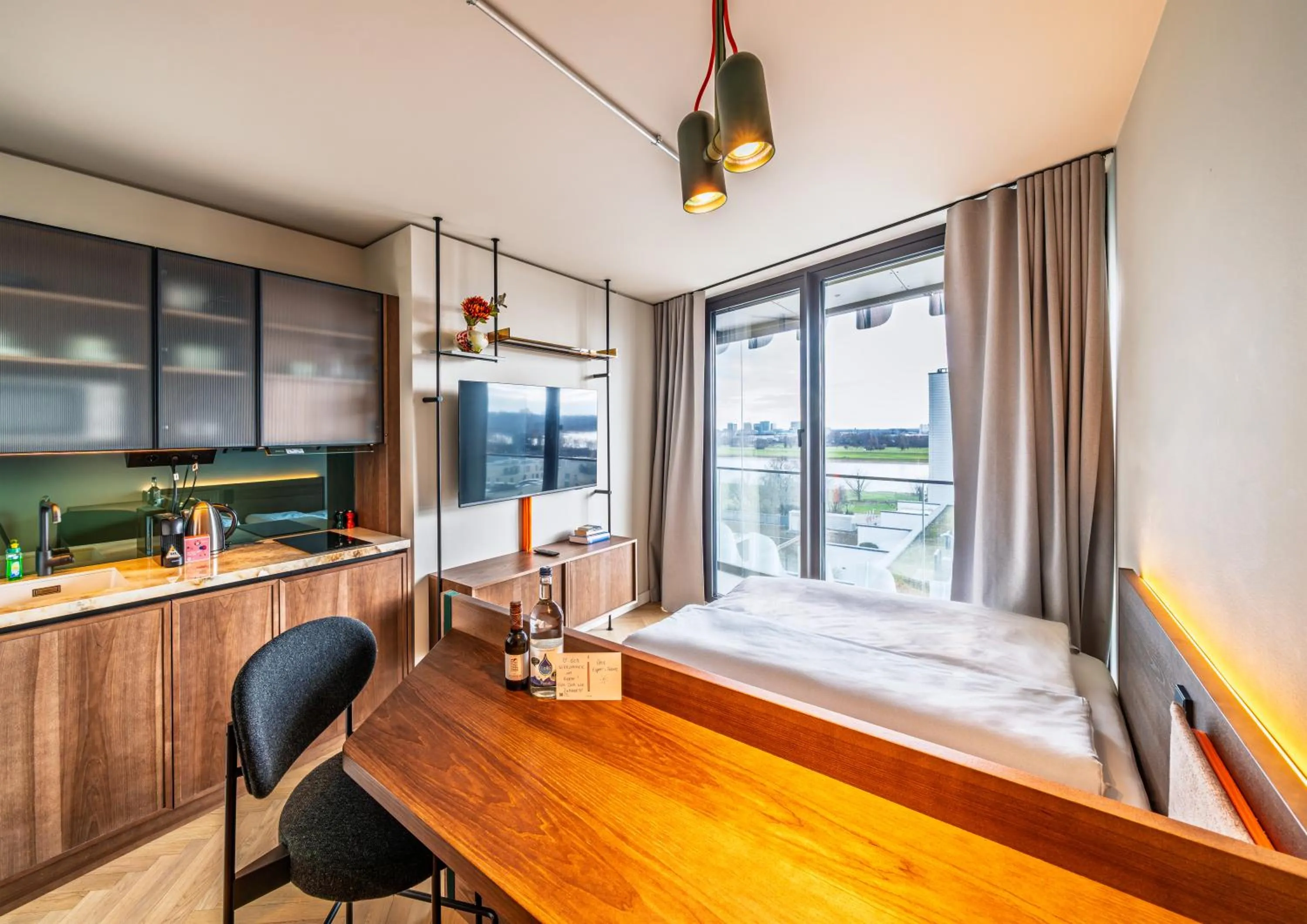 Bed in The Zipper Hotel und Apartments