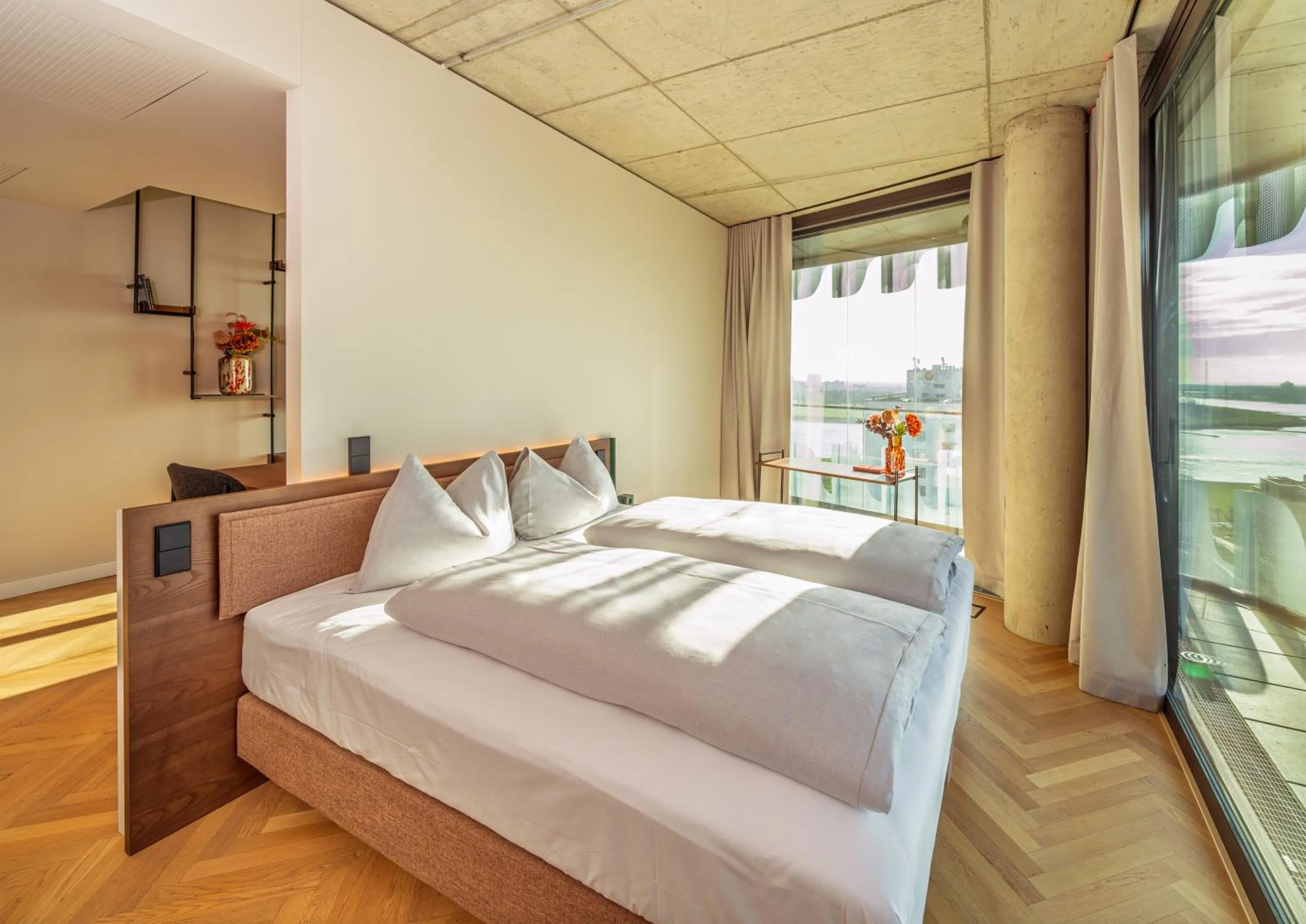 Bed in The Zipper Hotel und Apartments