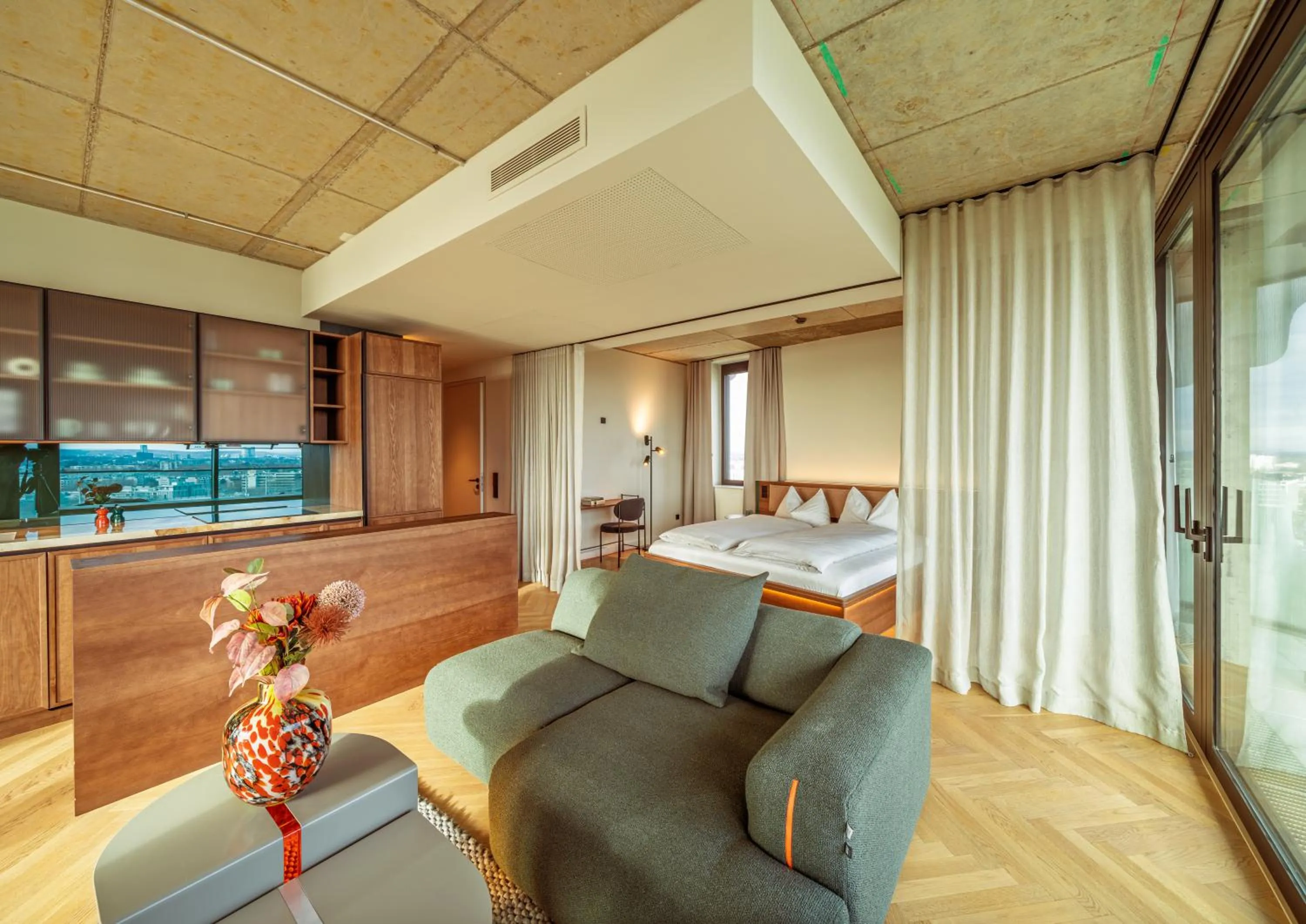 Bed in The Zipper Hotel und Apartments