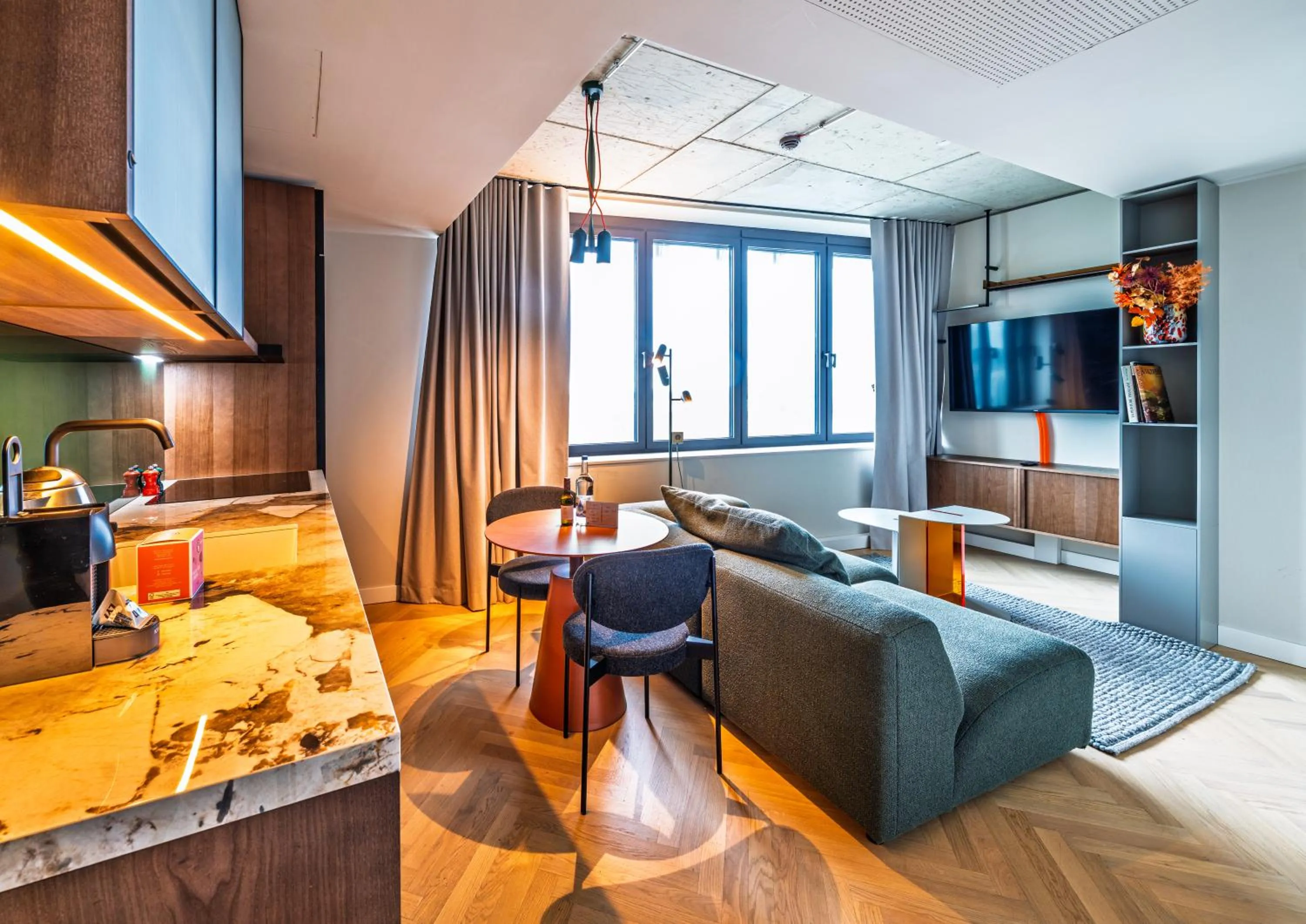 TV and multimedia in The Zipper Hotel und Apartments