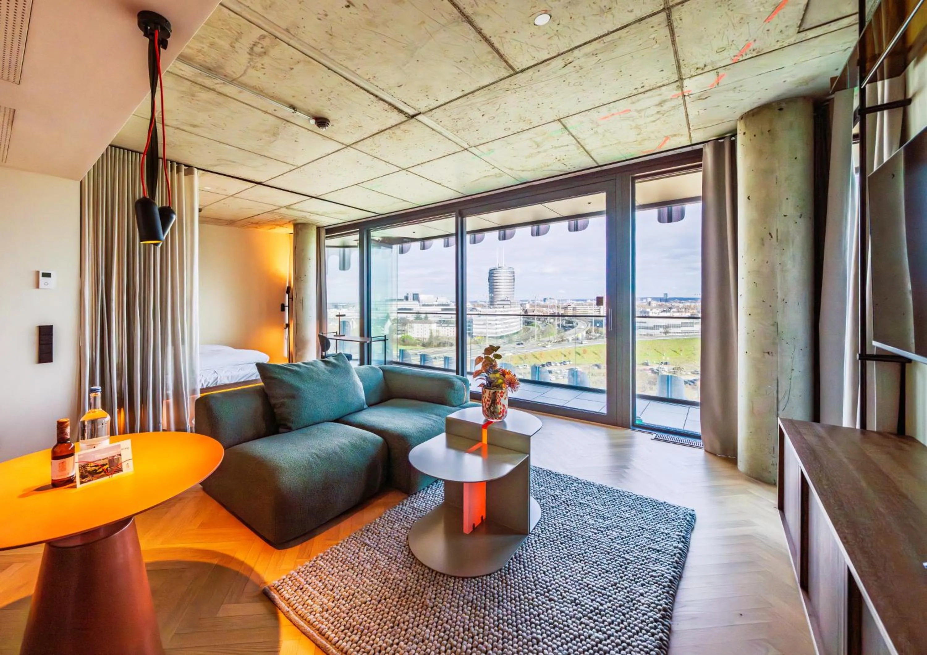 Bed in The Zipper Hotel und Apartments