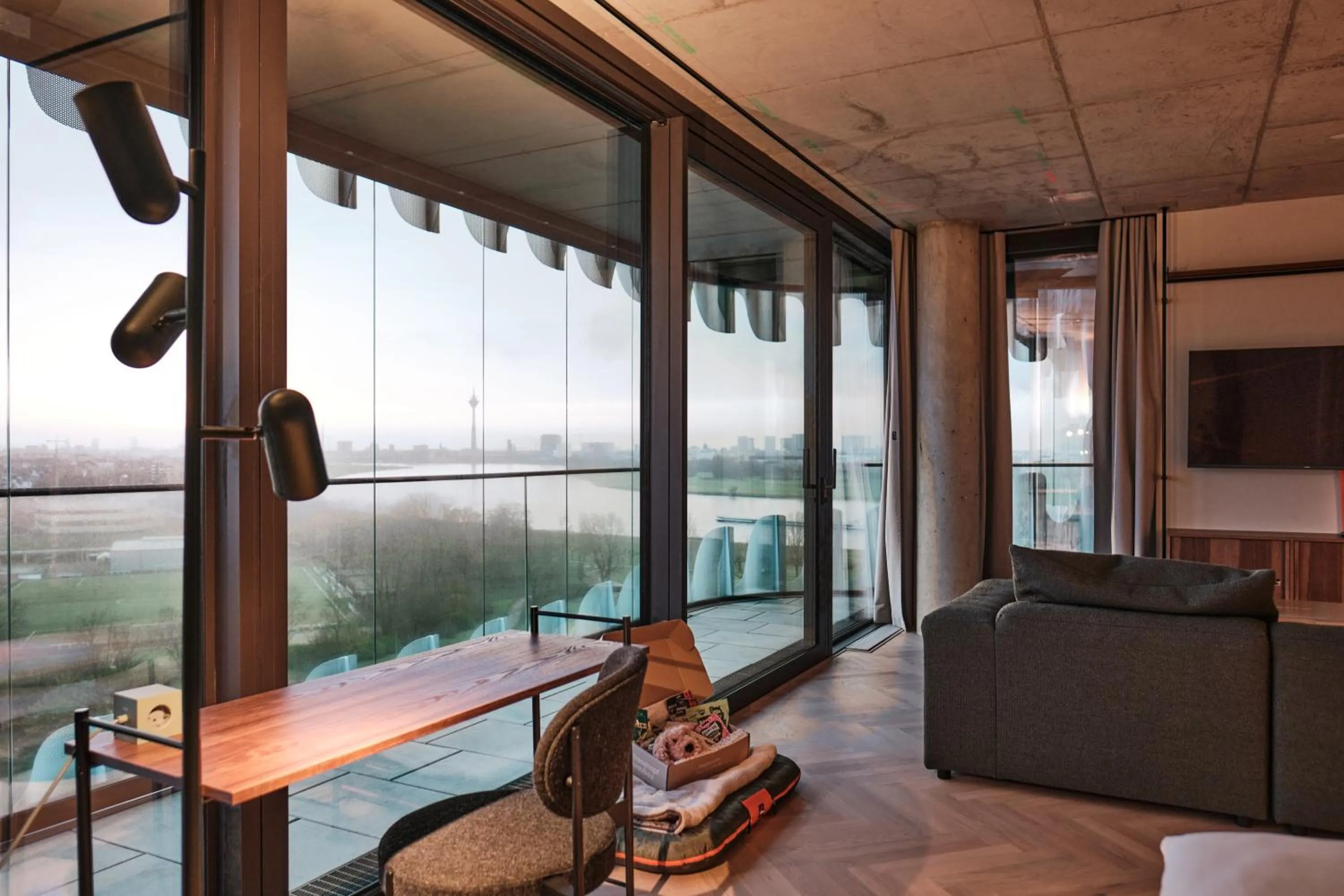 TV and multimedia in The Zipper Hotel und Apartments