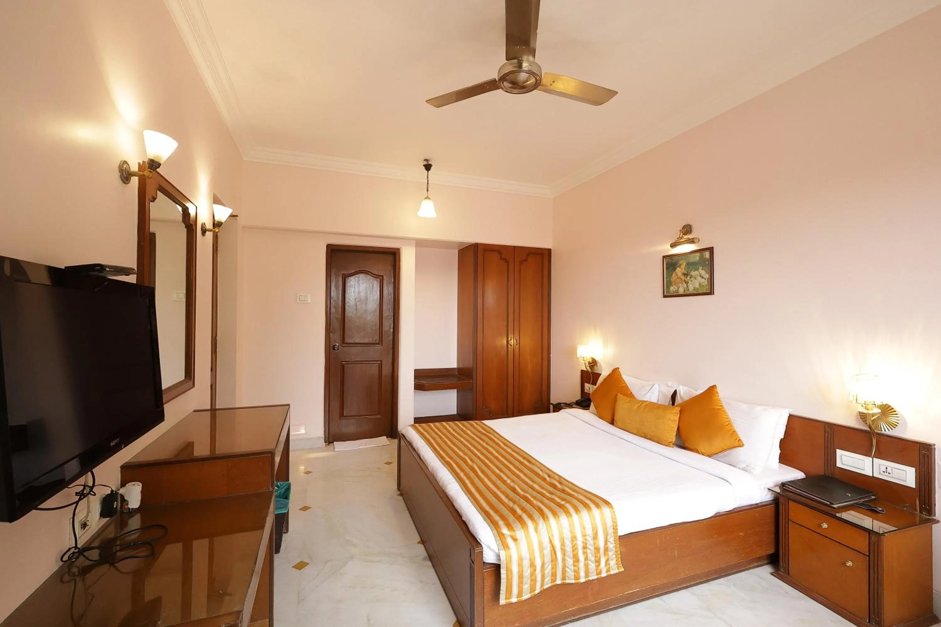 View (from property/room), Bed in Kailash Parbat