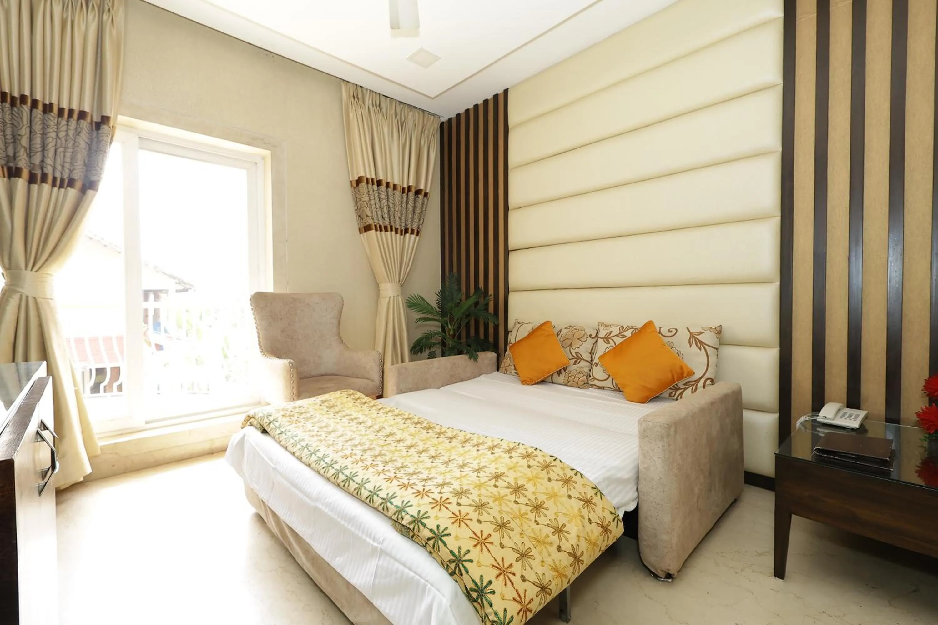 Living room, Bed in Kailash Parbat