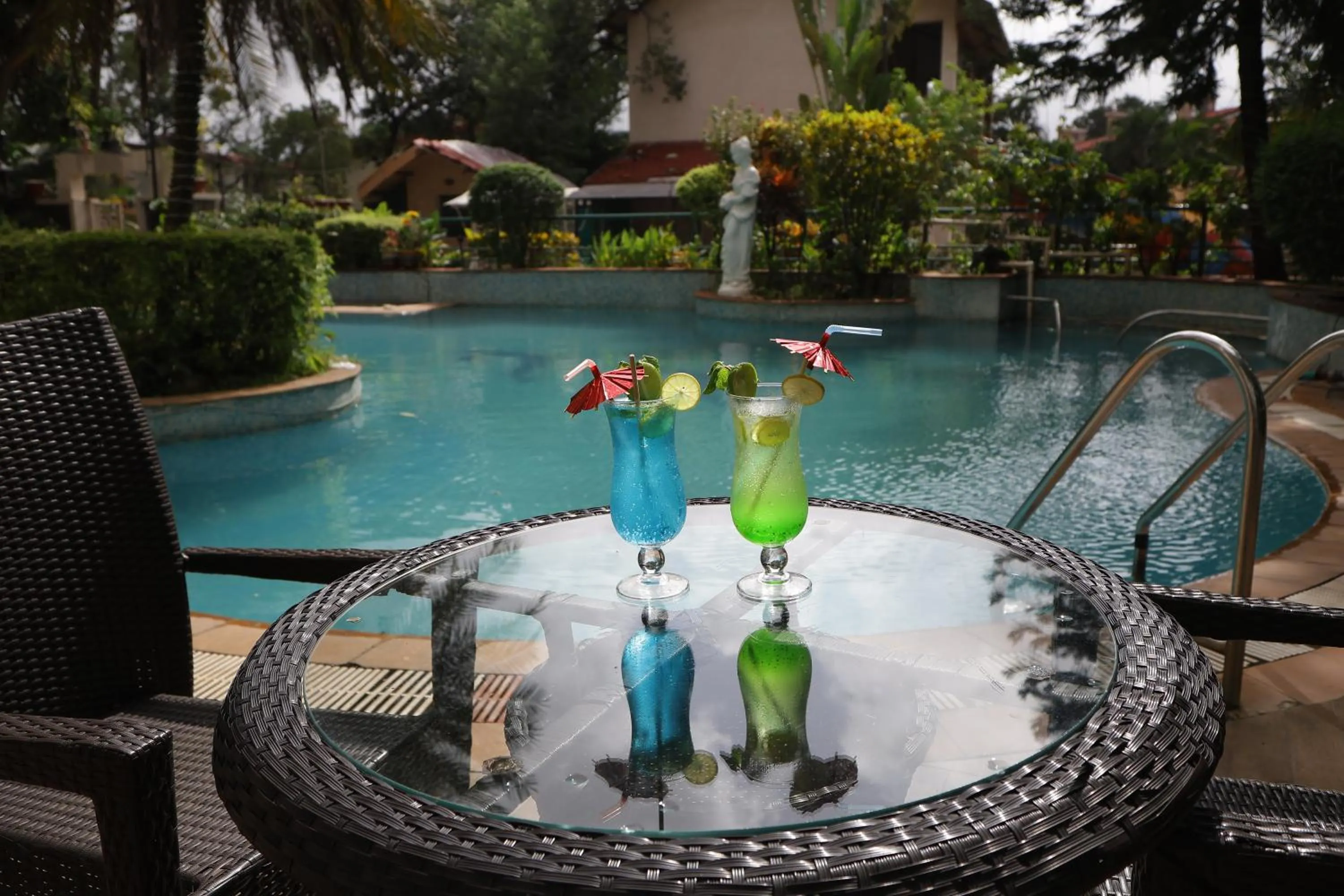 Swimming pool in Kailash Parbat