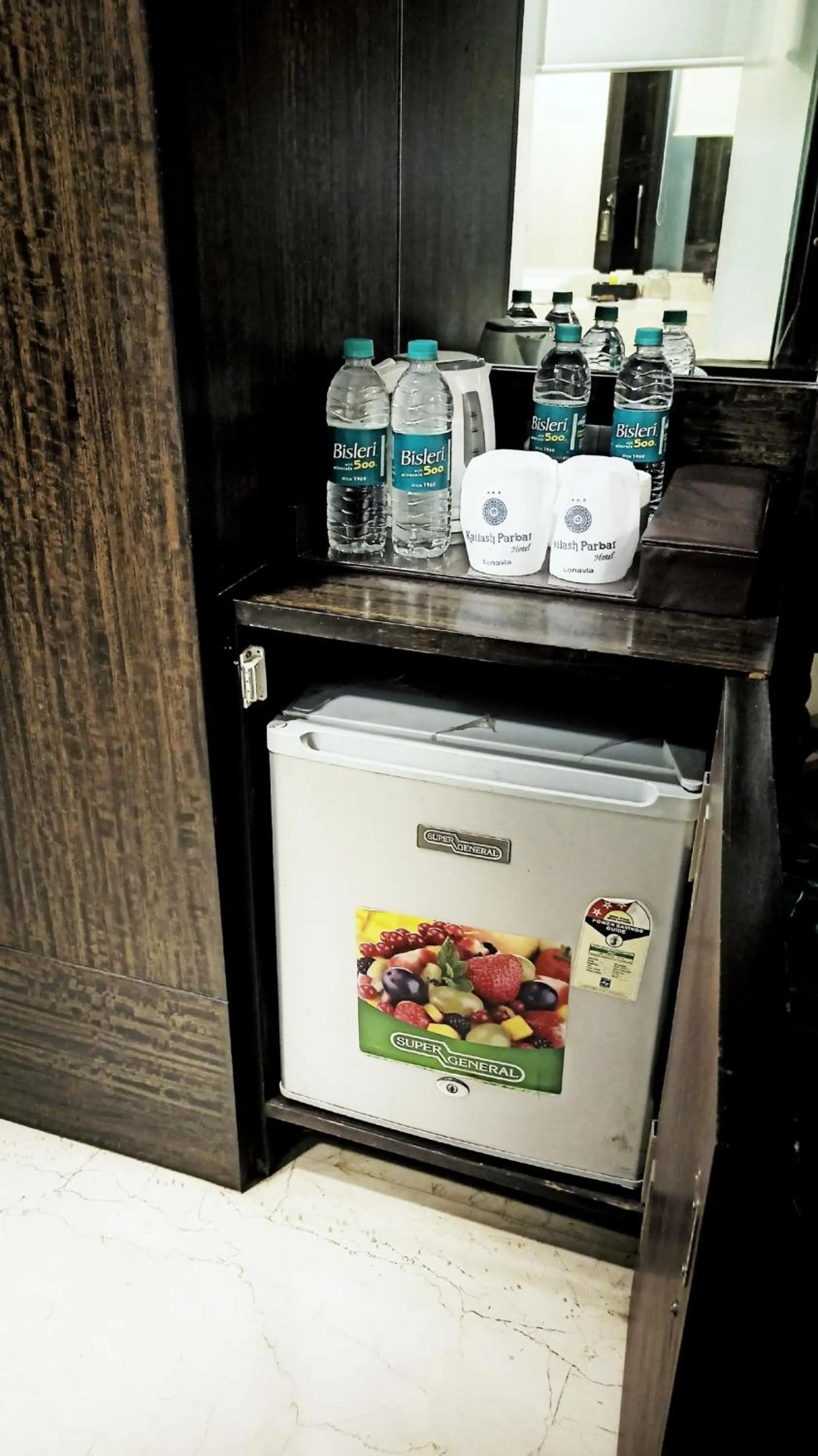 Kitchen or kitchenette in Kailash Parbat