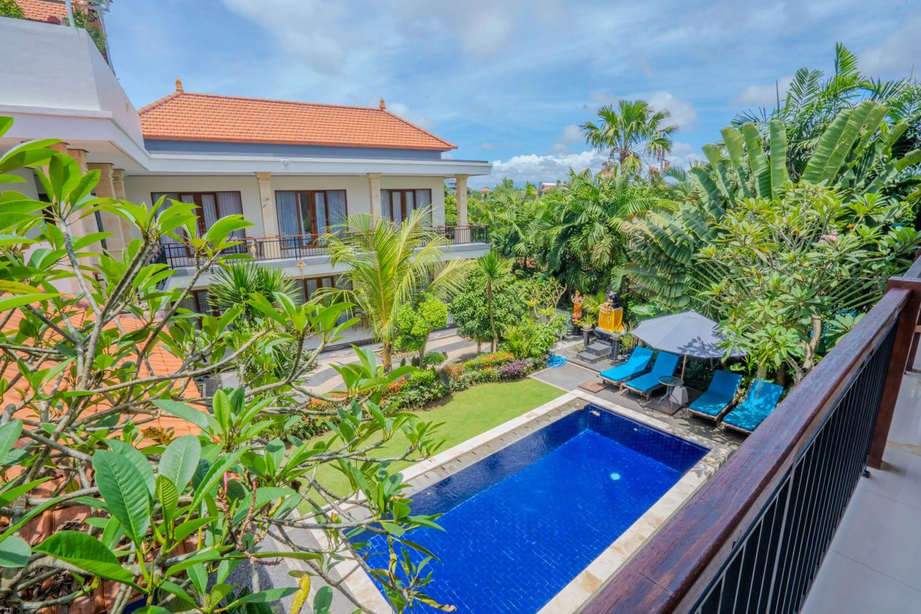 Swimming pool in Bagas Bagus Guesthouse