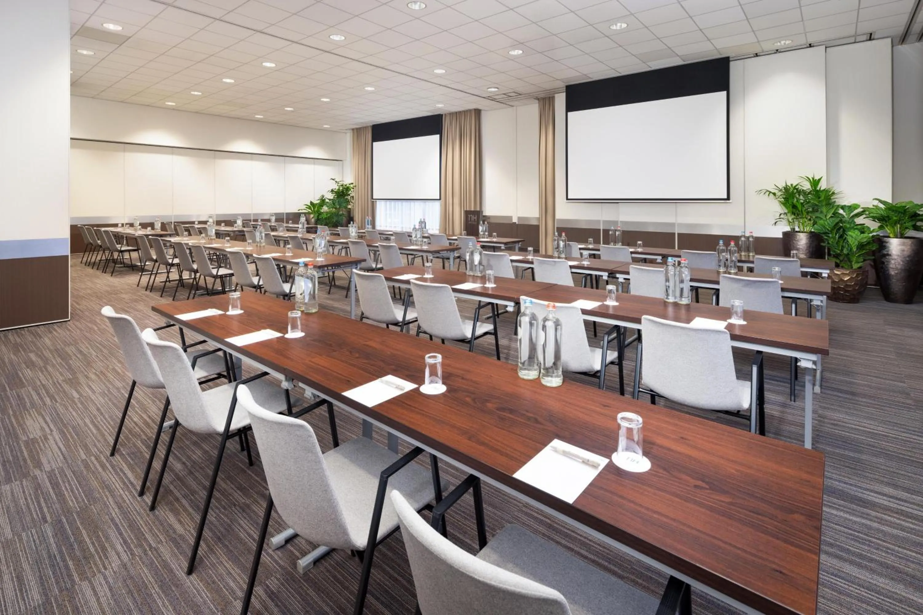 Meeting/conference room in NH Amsterdam Schiphol Airport
