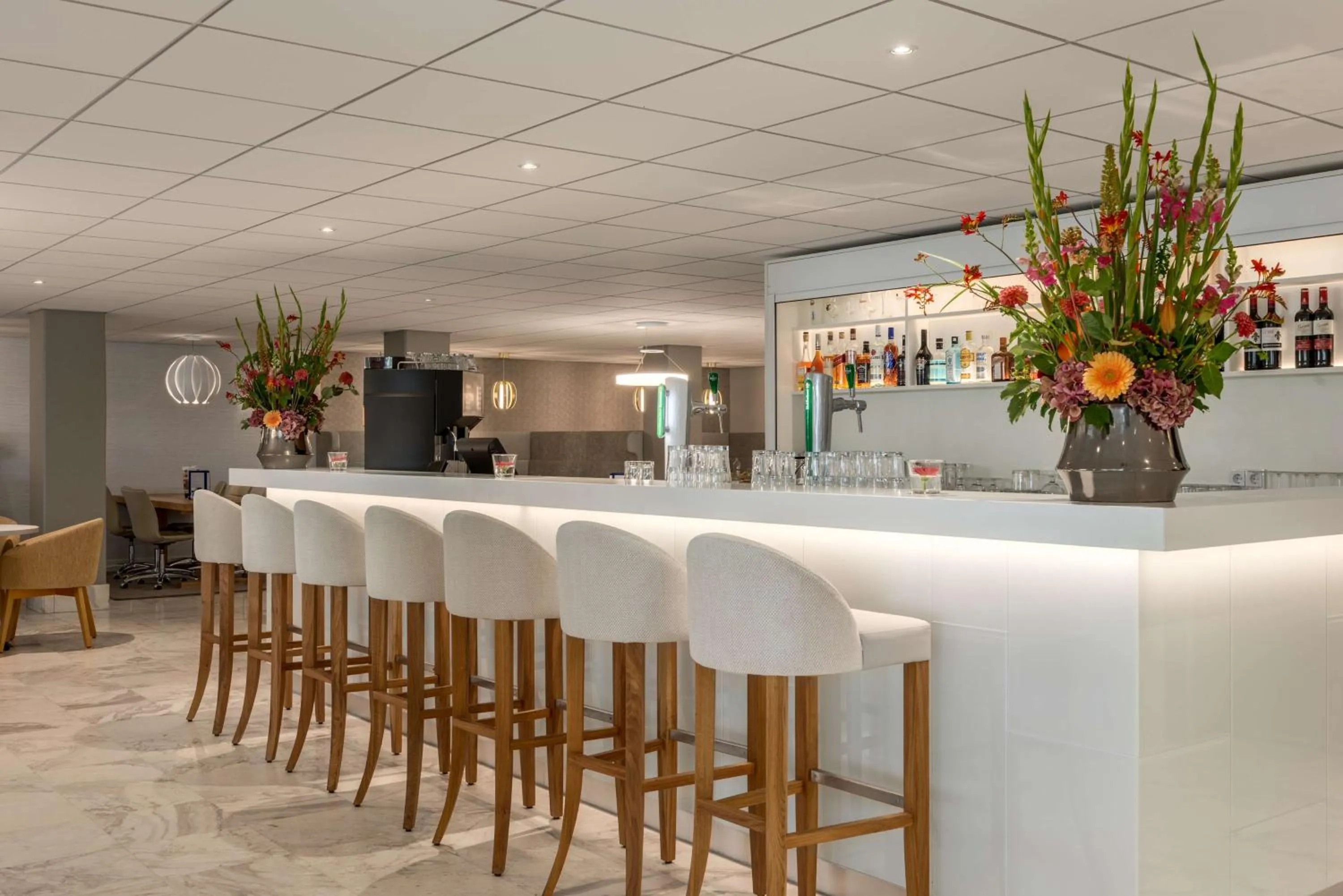 Lounge or bar in NH Amsterdam Schiphol Airport