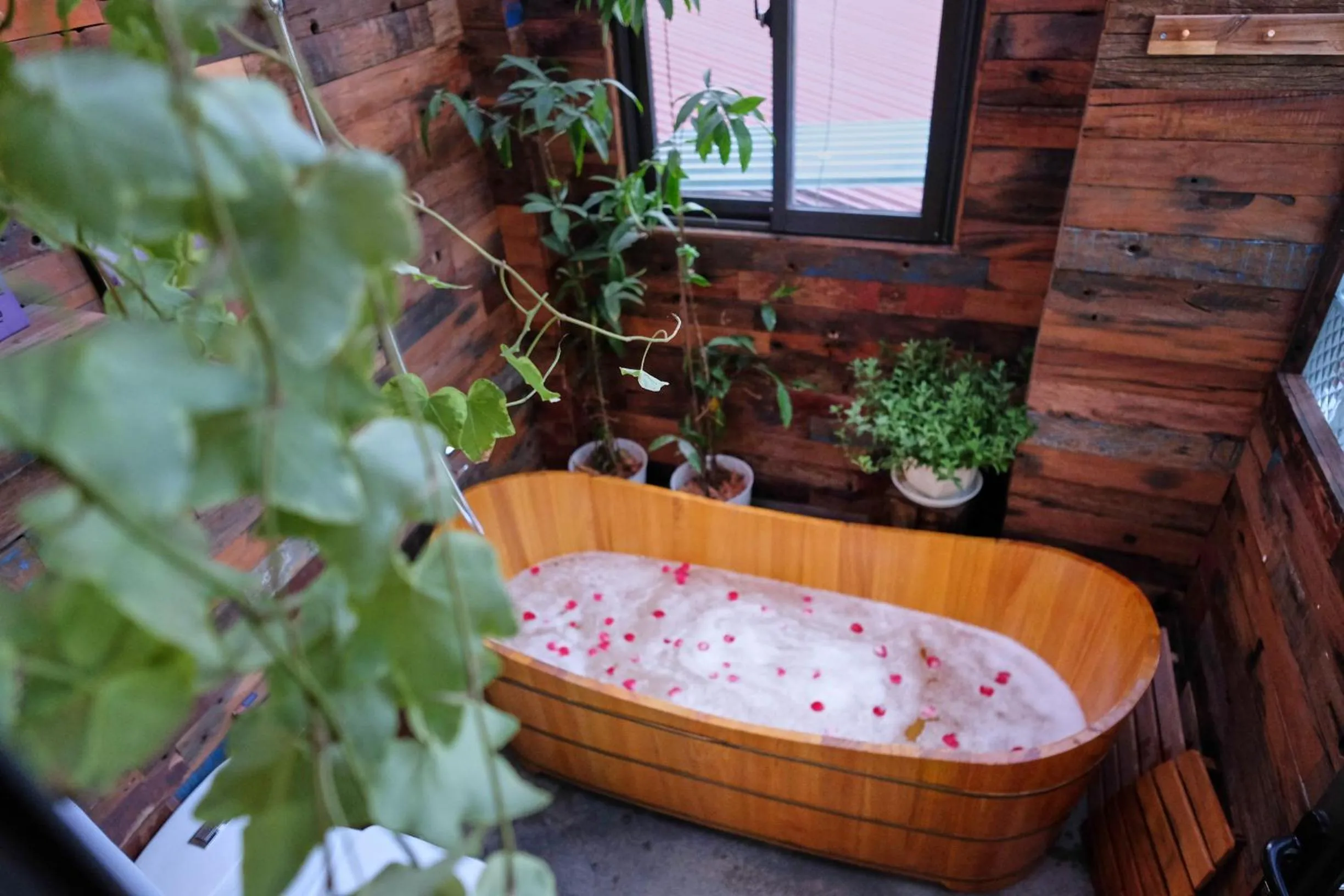 Bath in The Gallery Homestay - By Pegasy Group