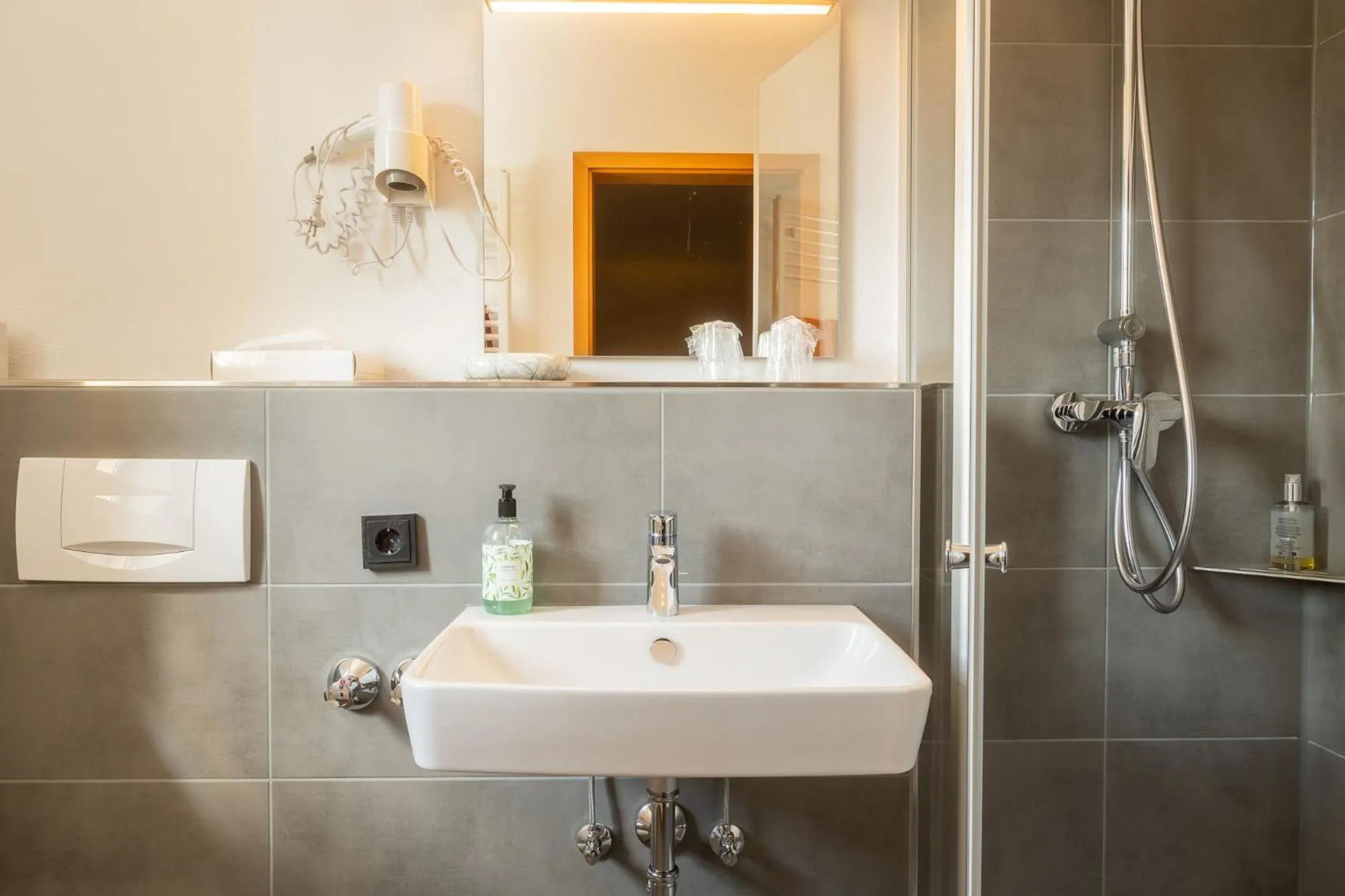 Shower in Hotel Restaurant Ancho