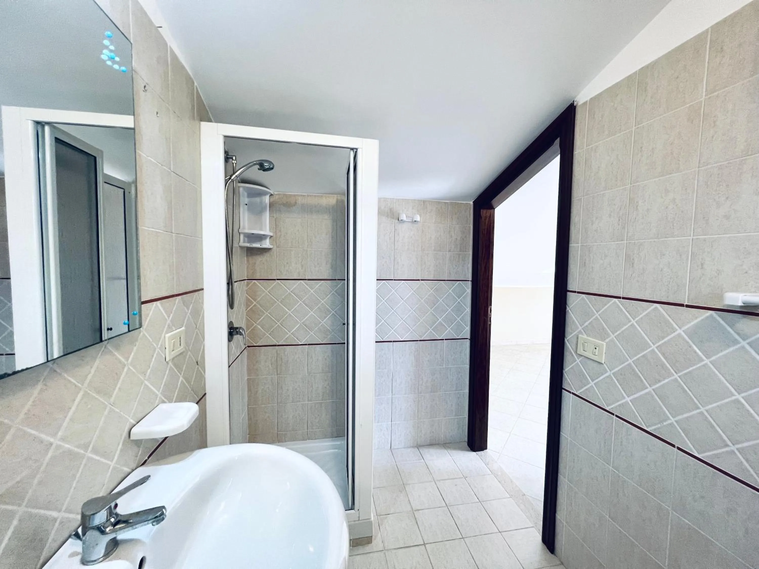 Shower in Villa Genova