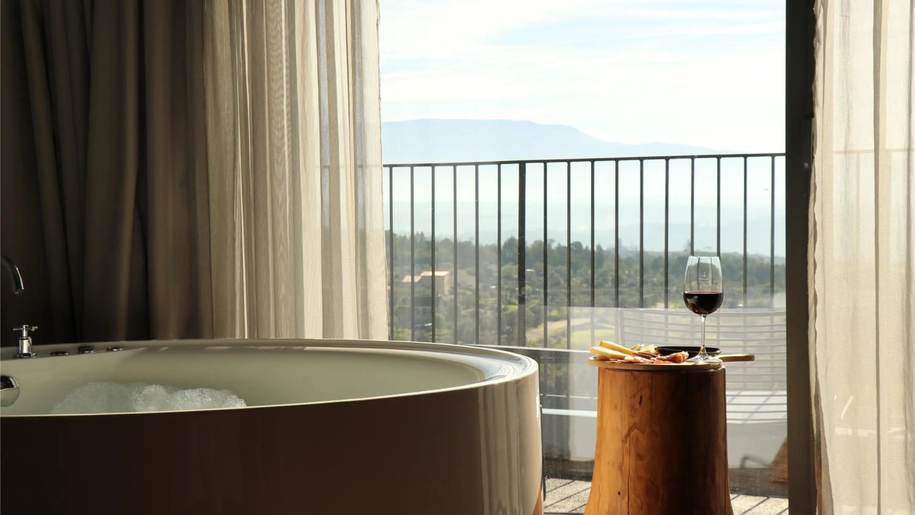 Hot Tub in Puro Dão Hotel & Spa