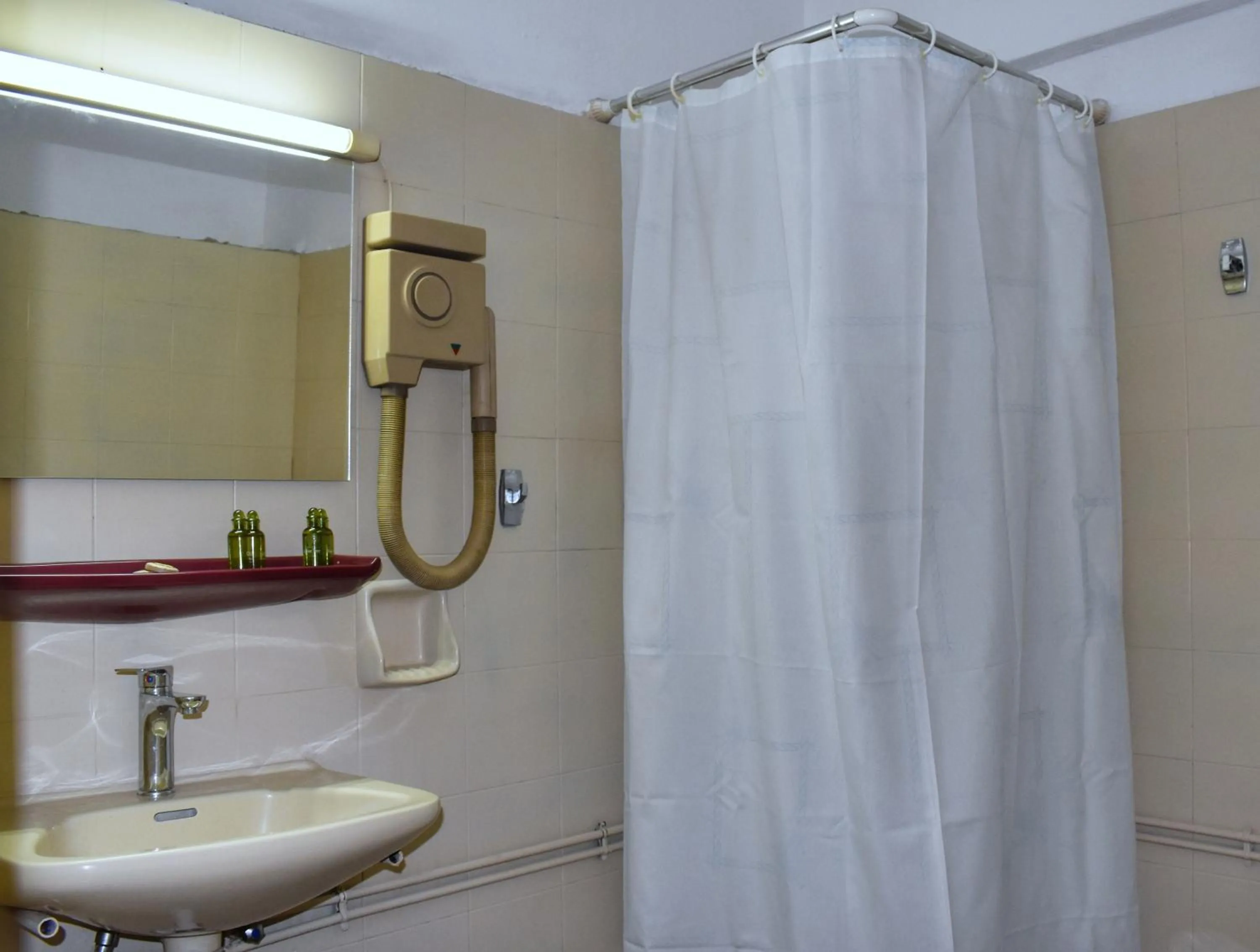 Bathroom in Hotel Theoxenia