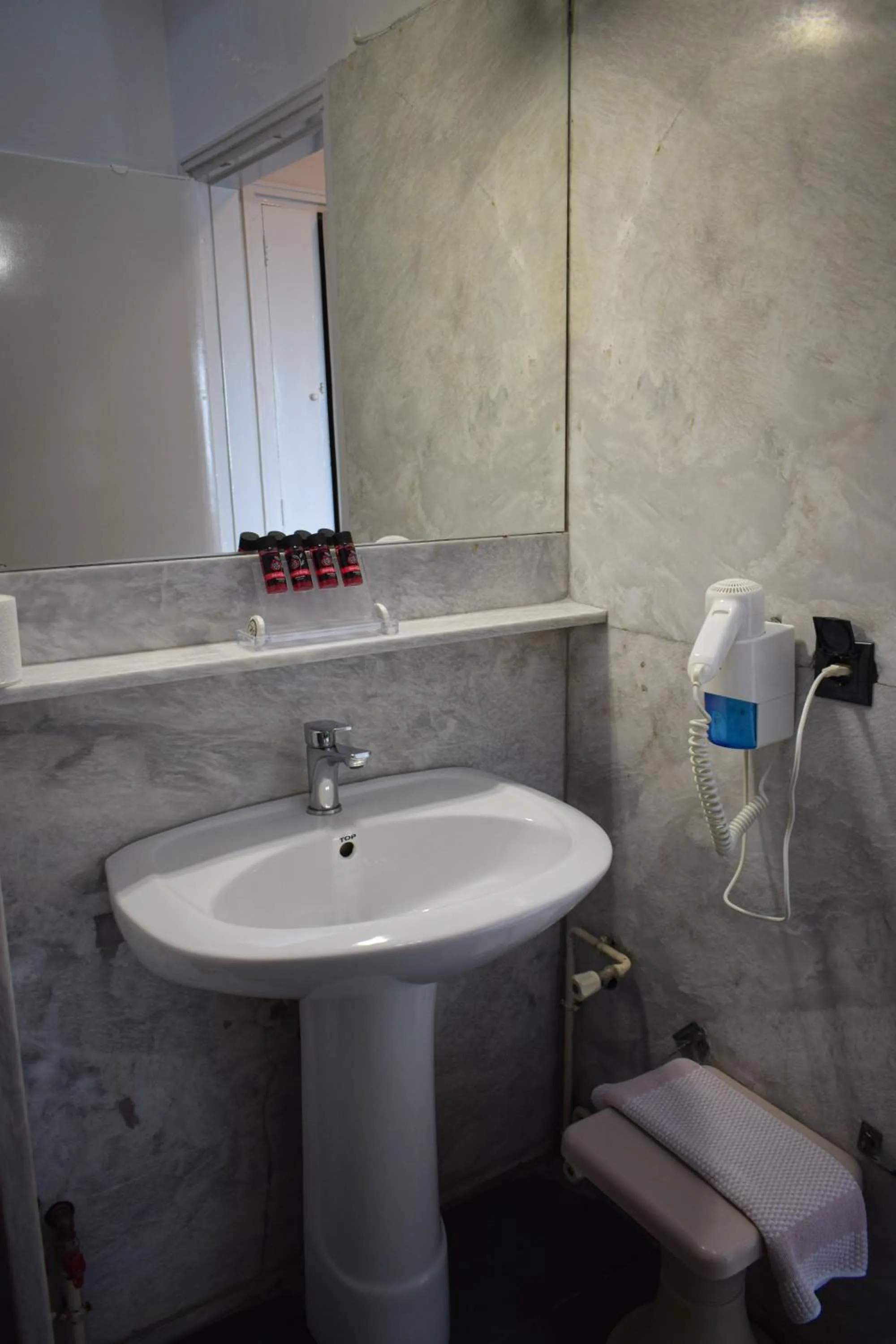 Bathroom in Hotel Theoxenia