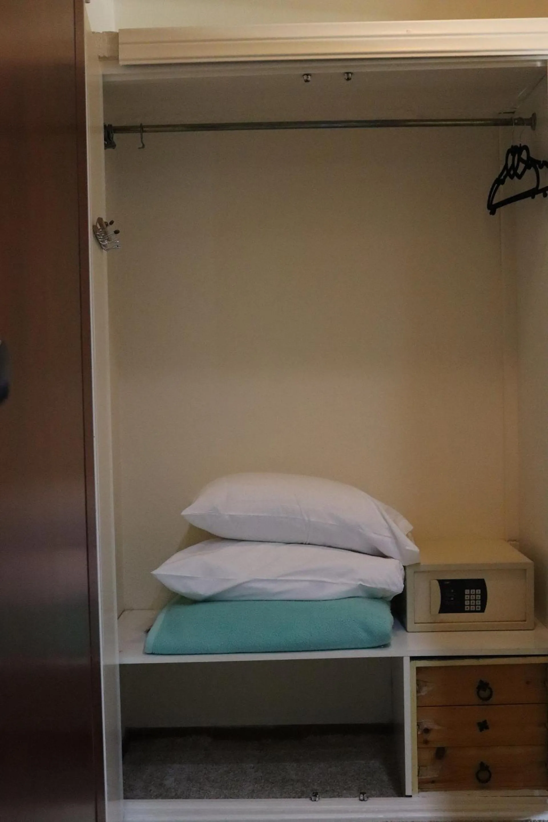 Photo of the whole room, Bed in Hotel Theoxenia