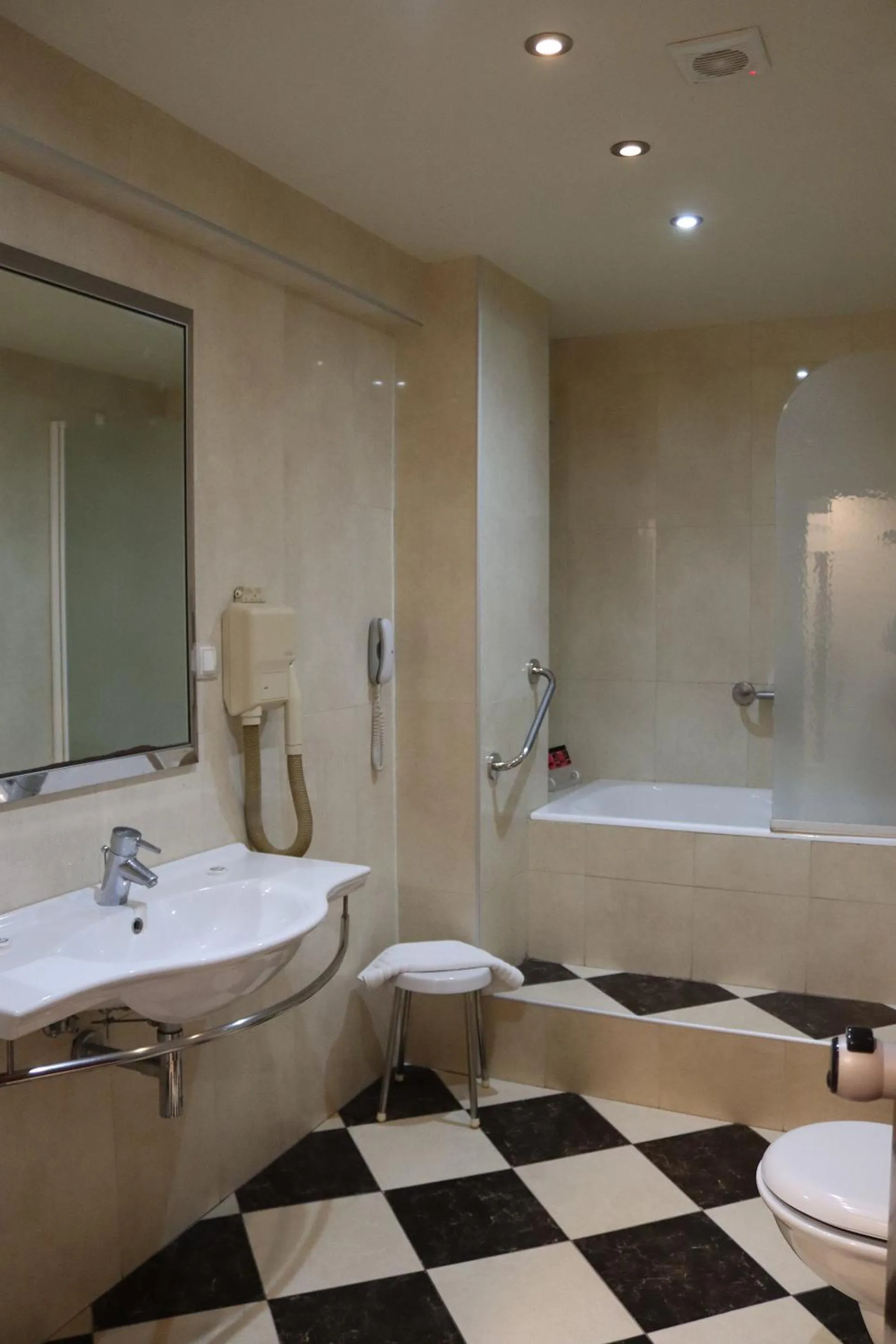 Bathroom in Hotel Theoxenia