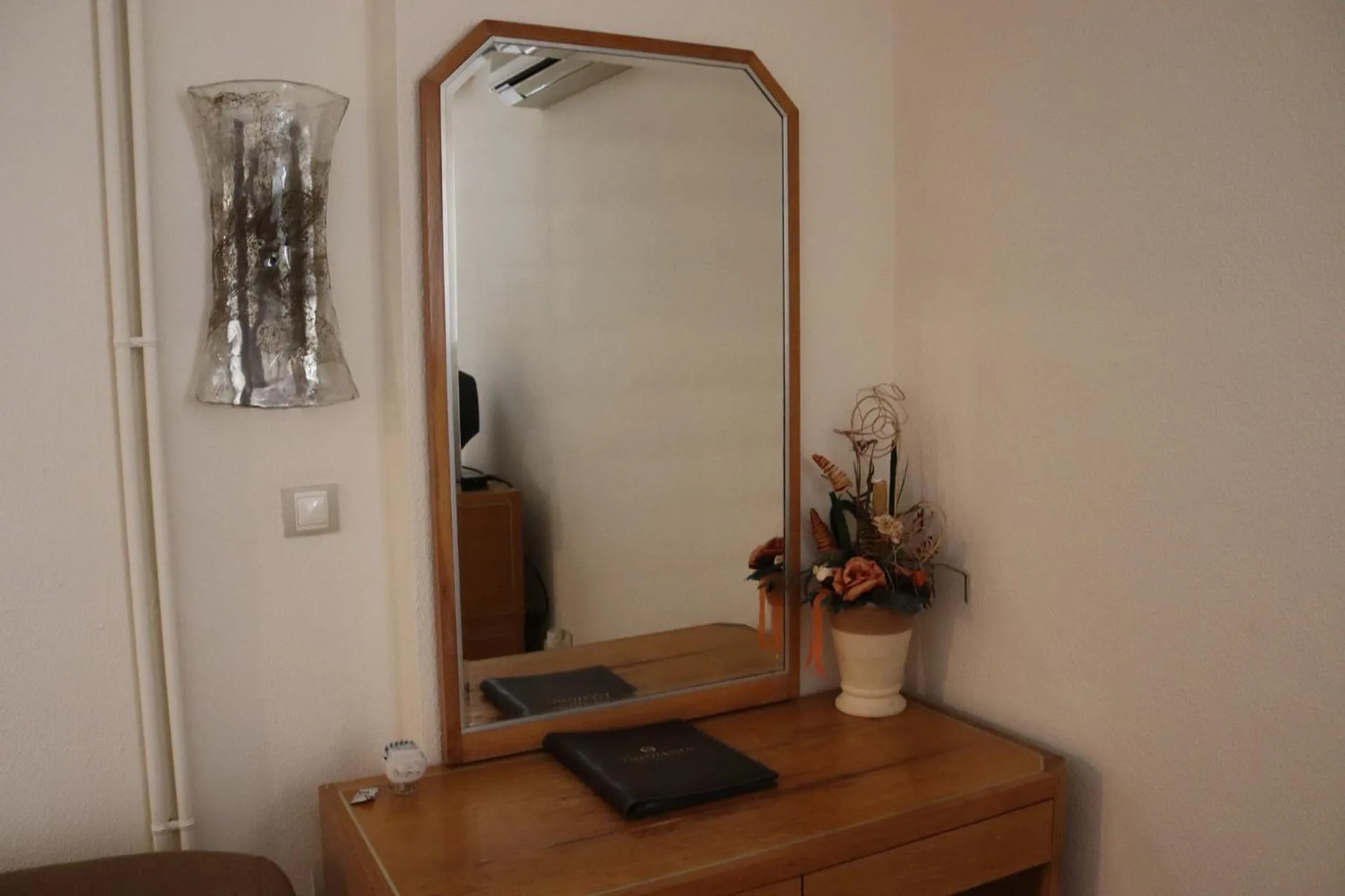 Photo of the whole room in Hotel Theoxenia