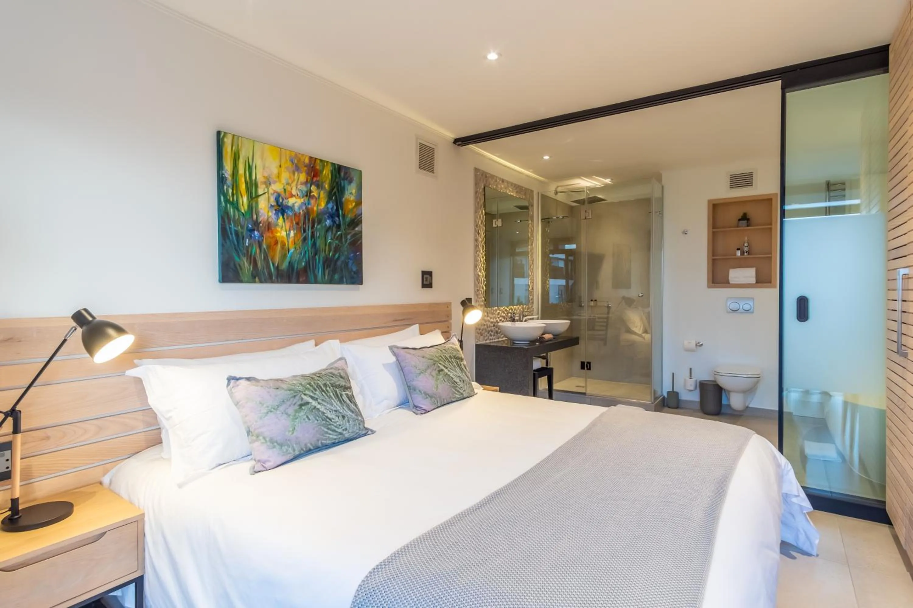Bedroom, Bed in The Murex