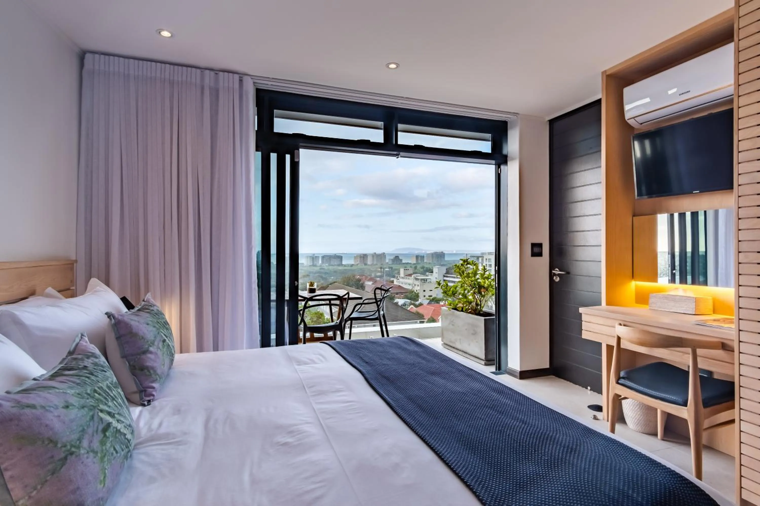 Bedroom, Bed in The Murex