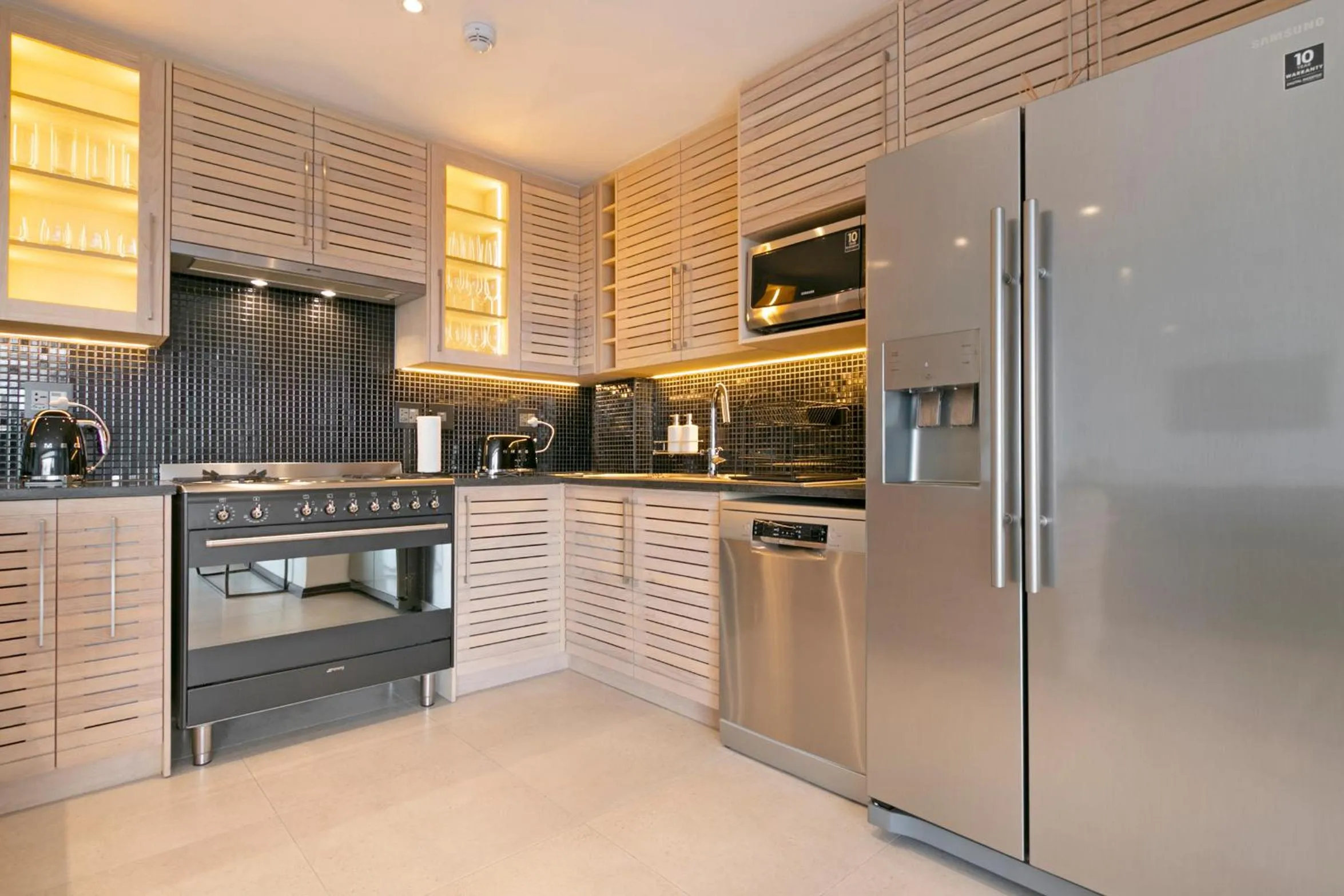 Kitchen or kitchenette in The Murex