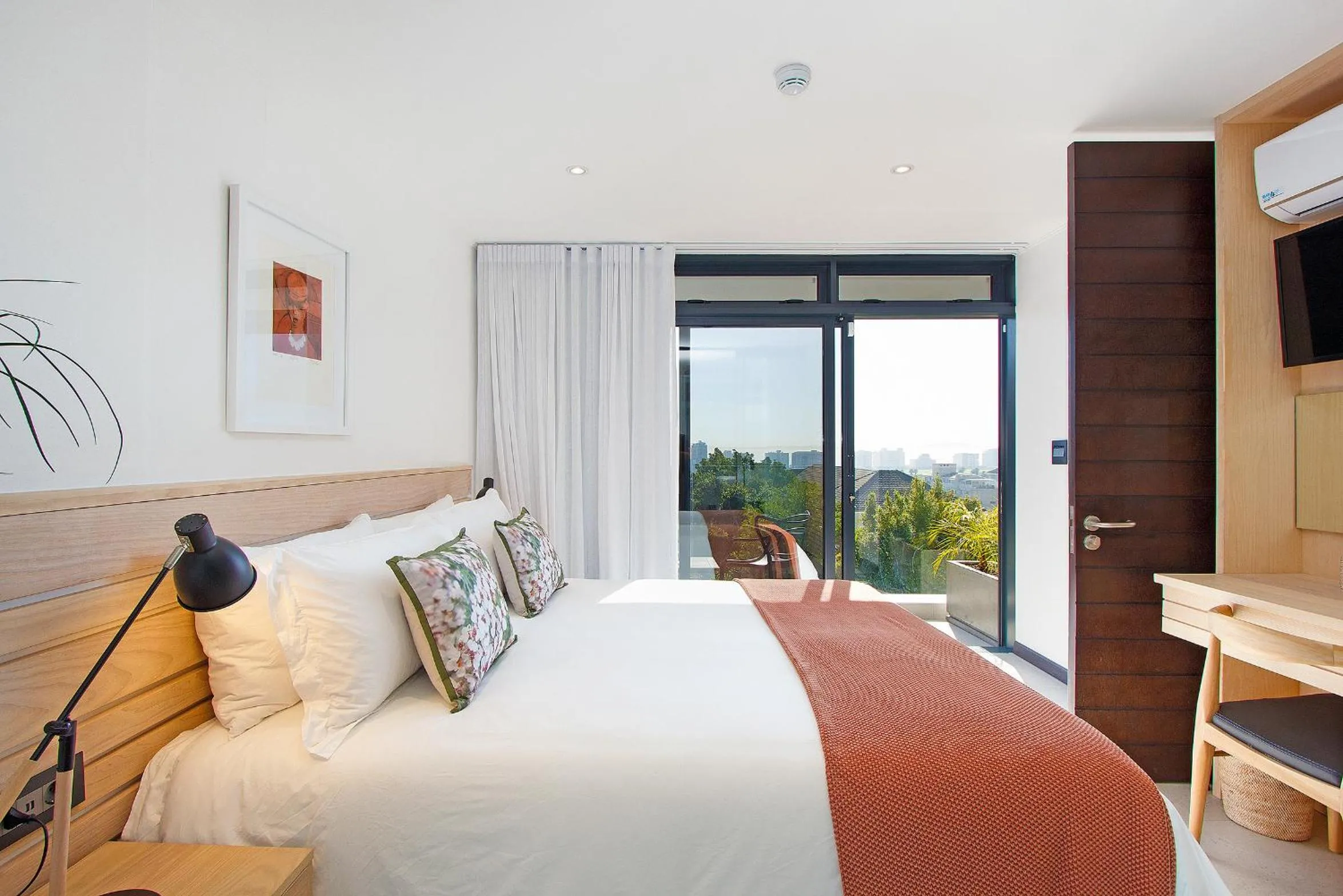 Bedroom, Bed in The Murex