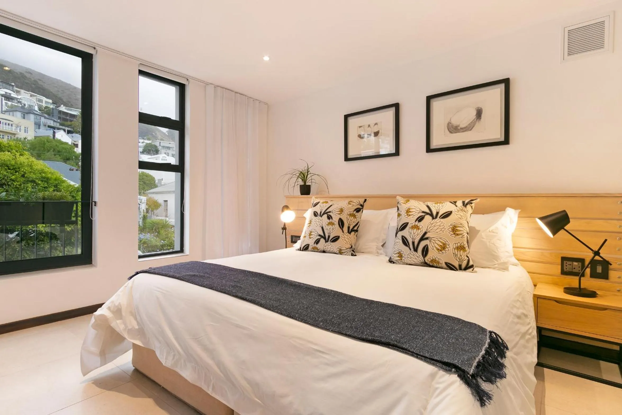 Bedroom, Bed in The Murex