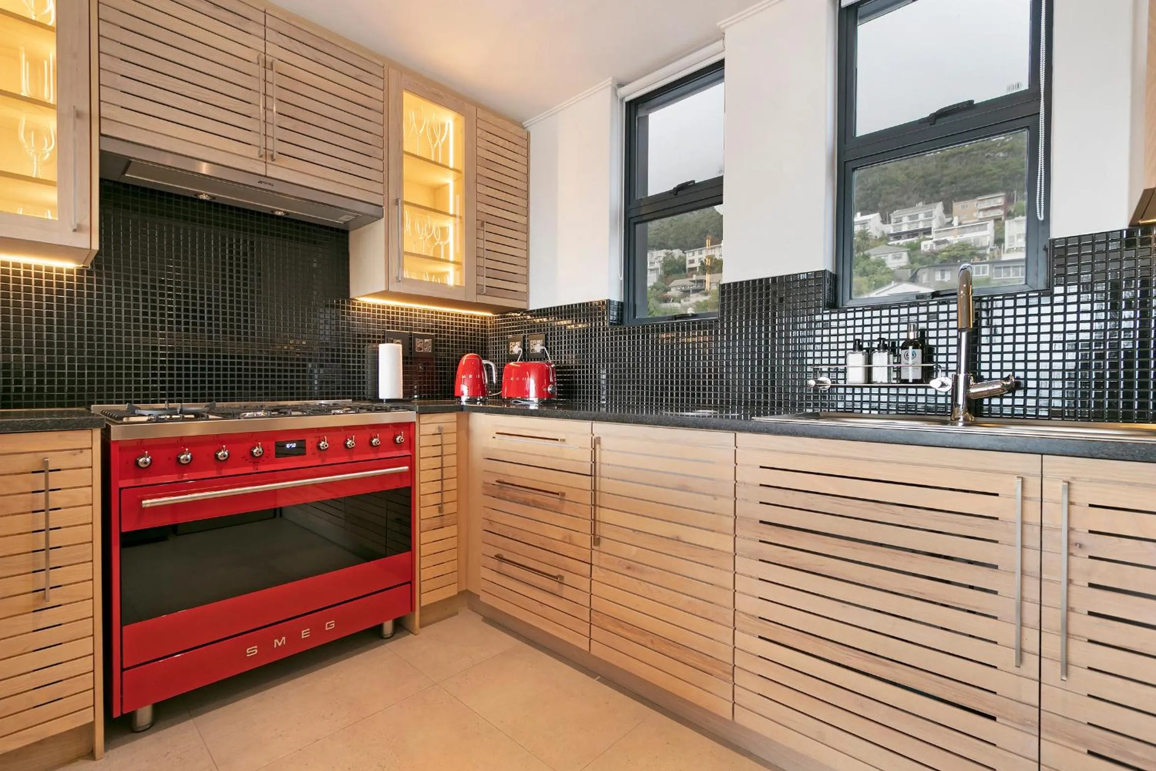 Kitchen or kitchenette in The Murex