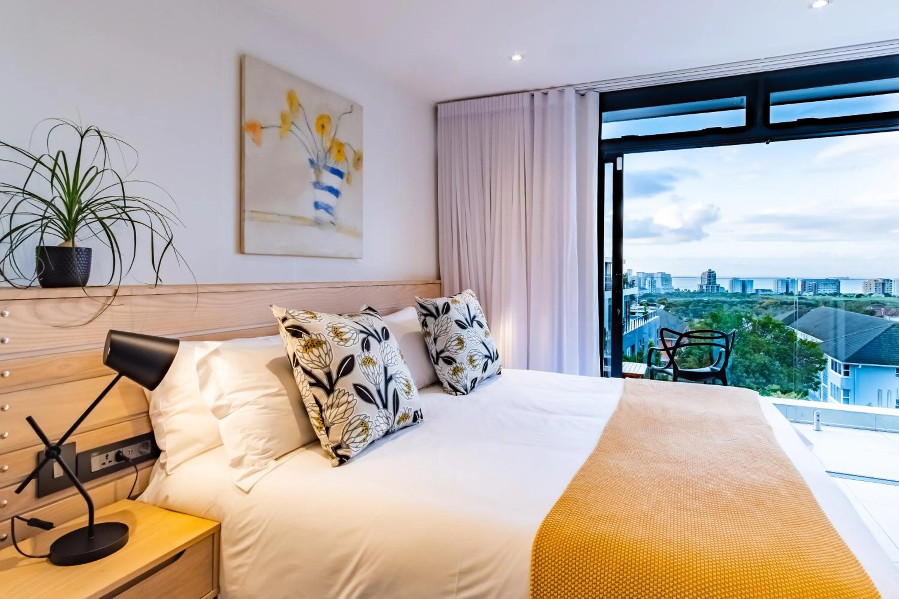 Bedroom, Bed in The Murex
