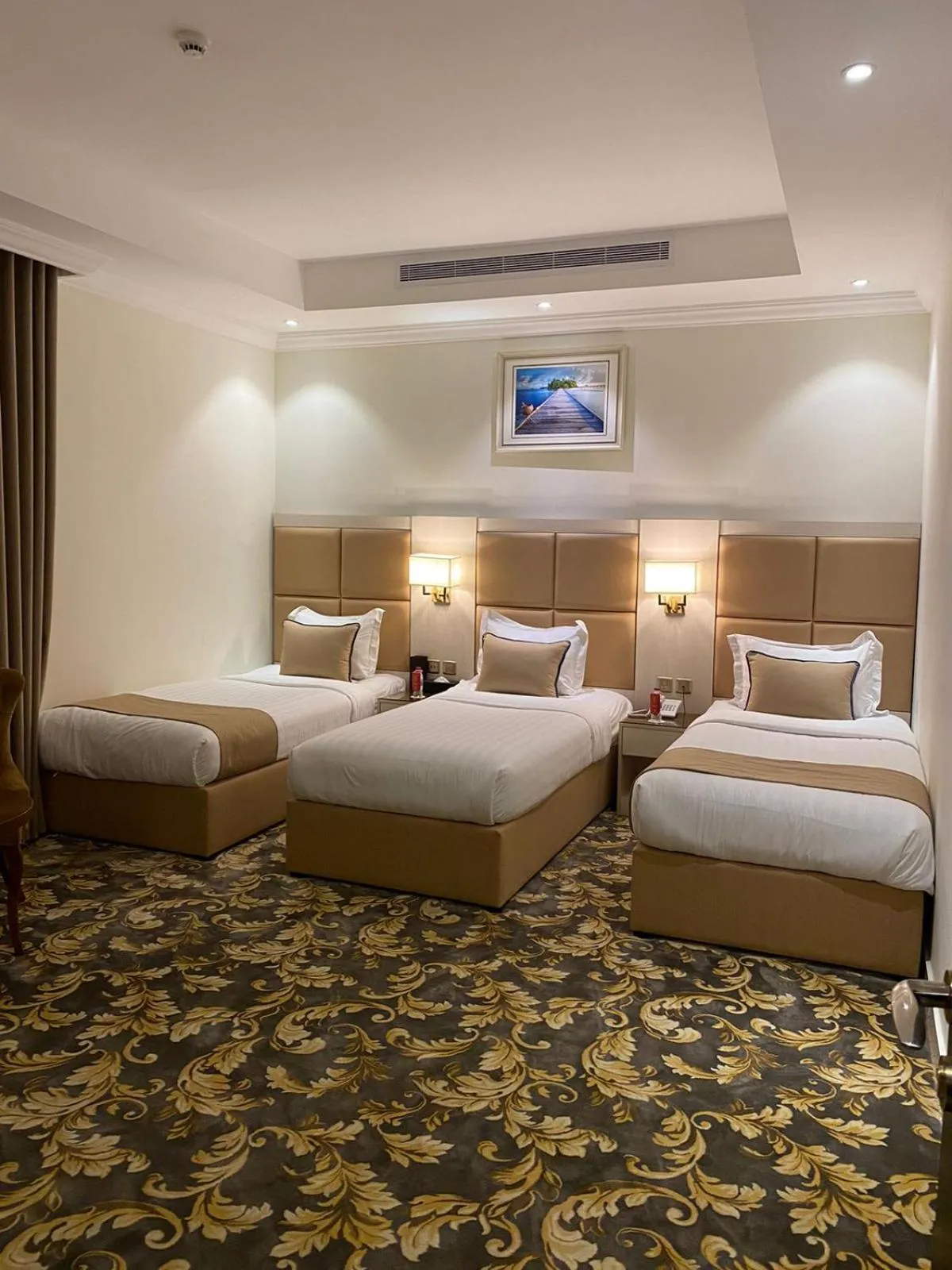 Bed in Bellevue Park Royal Hotel