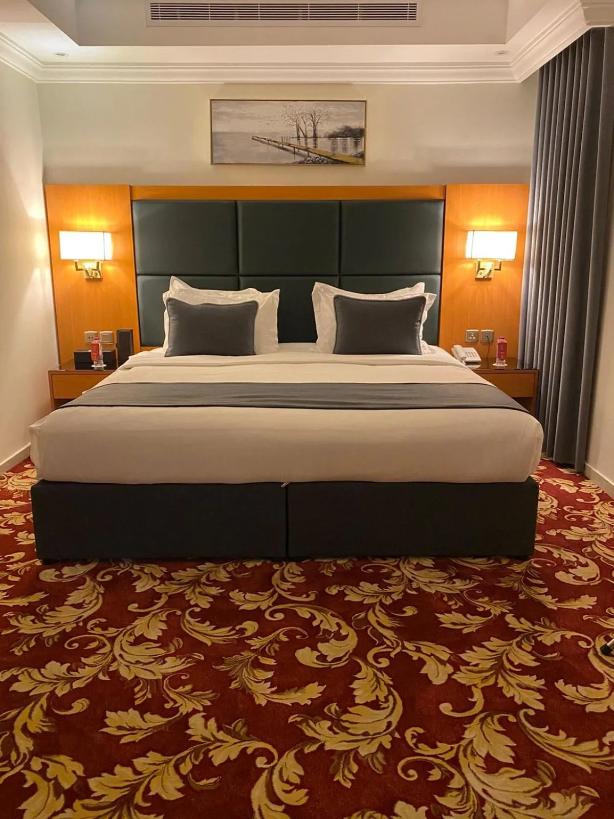 Bed in Bellevue Park Royal Hotel