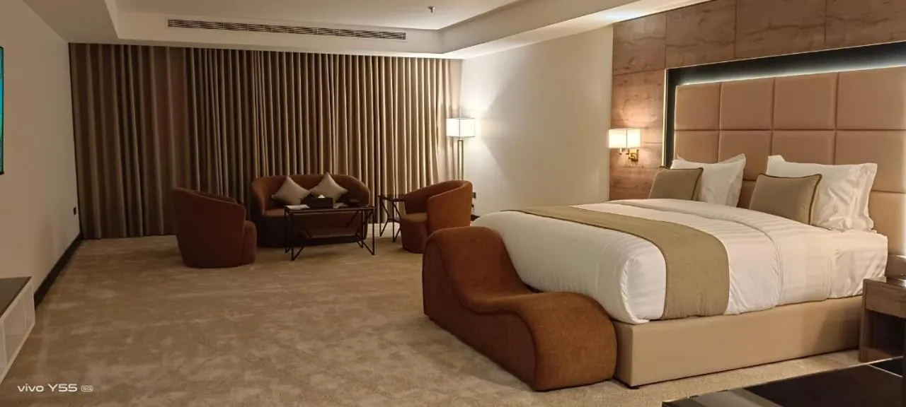 Bed in Bellevue Park Royal Hotel