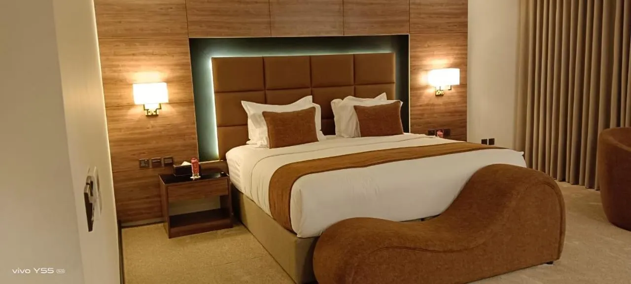 Bed in Bellevue Park Royal Hotel