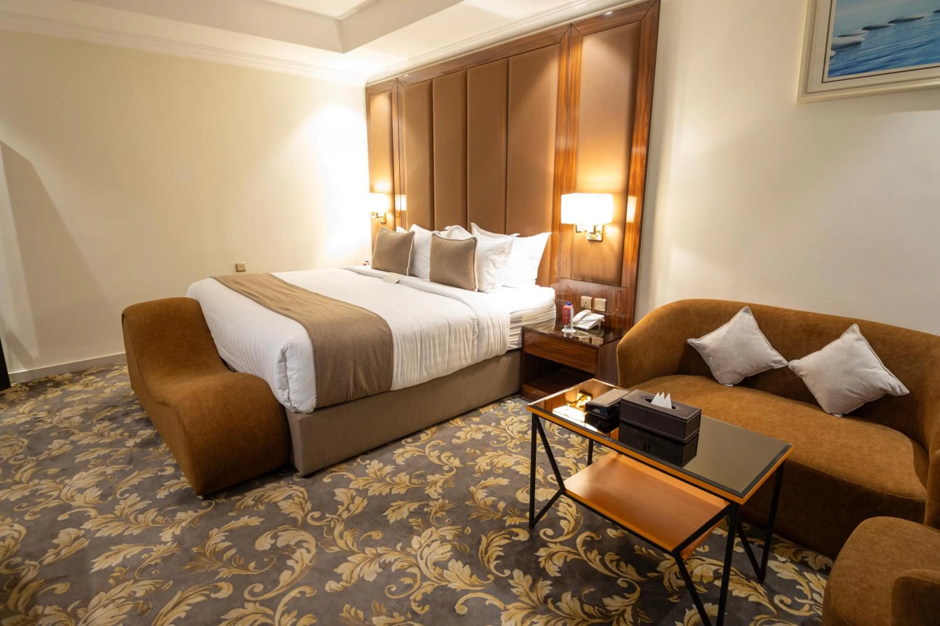 Bed in Bellevue Park Royal Hotel