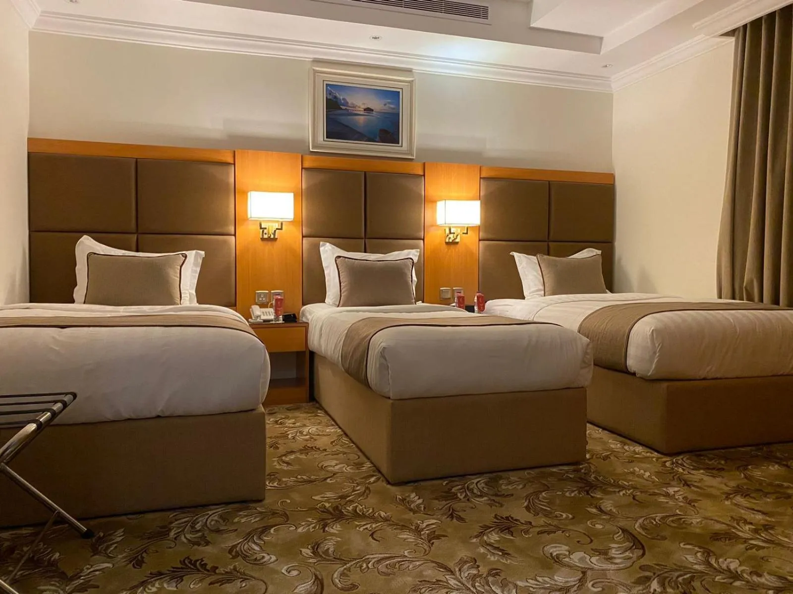 Bed in Bellevue Park Royal Hotel