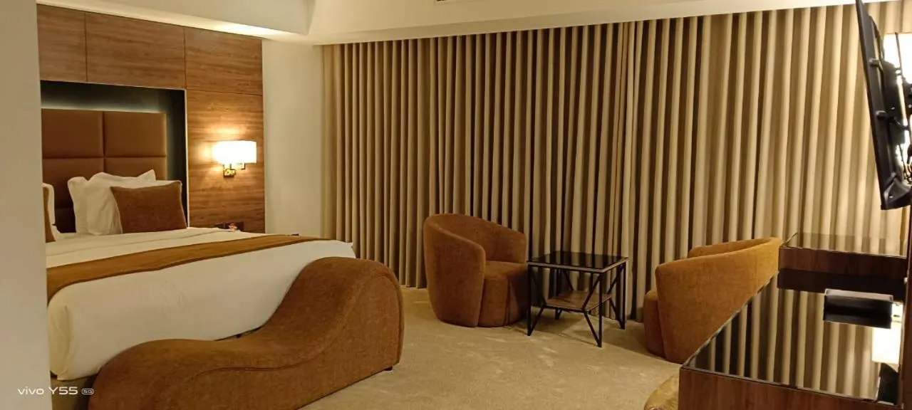 Bed in Bellevue Park Royal Hotel