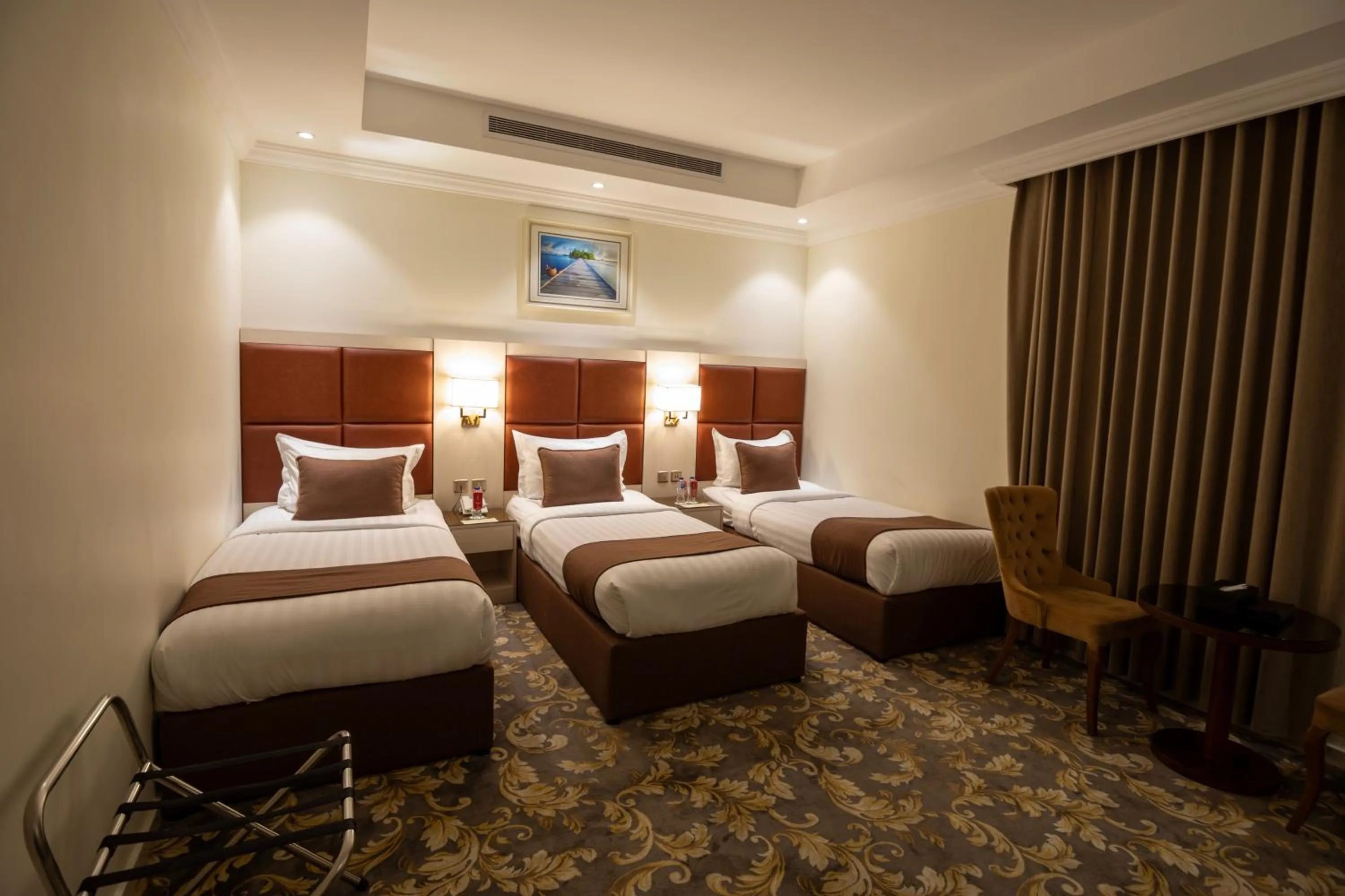 Bed in Bellevue Park Royal Hotel