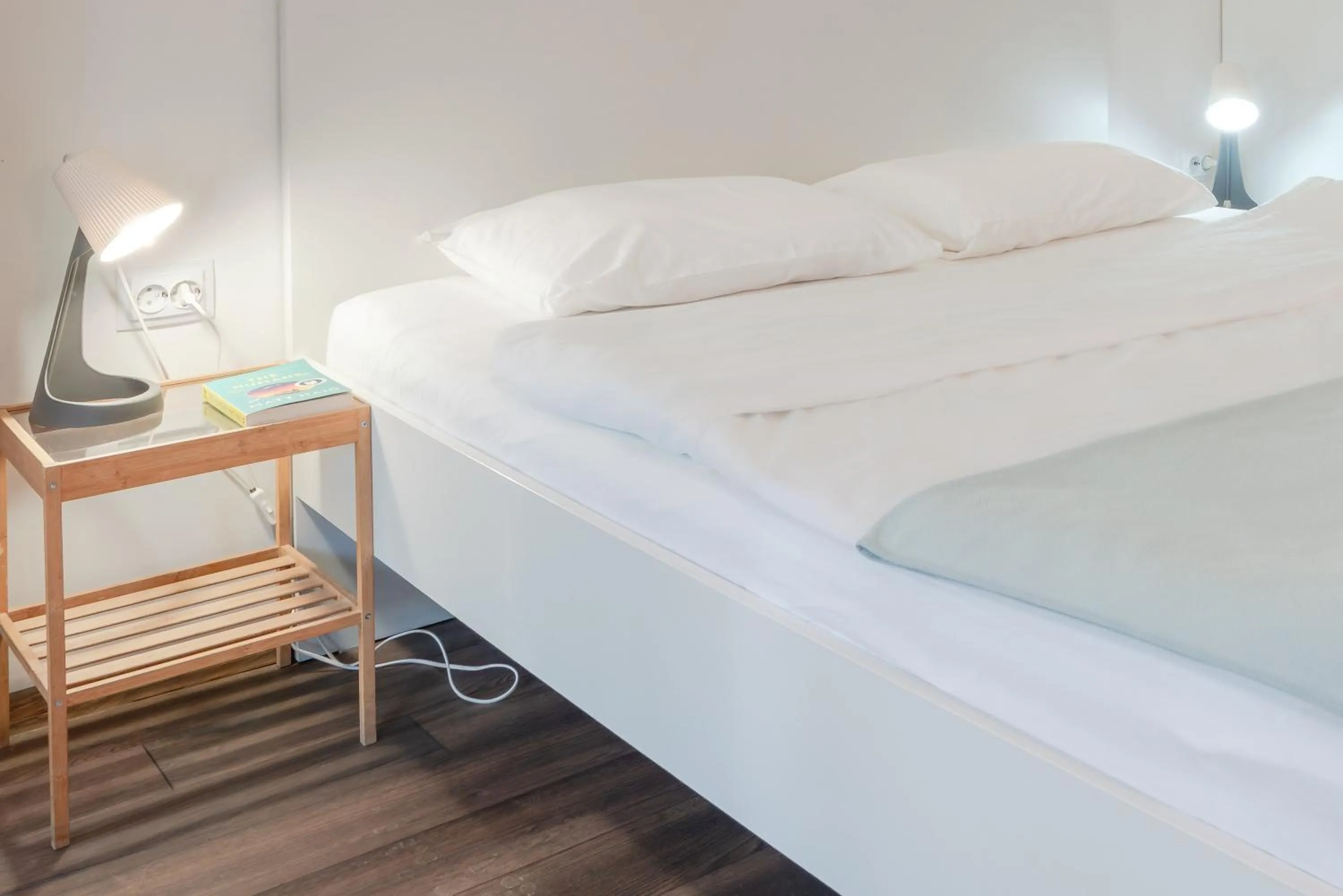 Bed in Bright Studio in the City Center